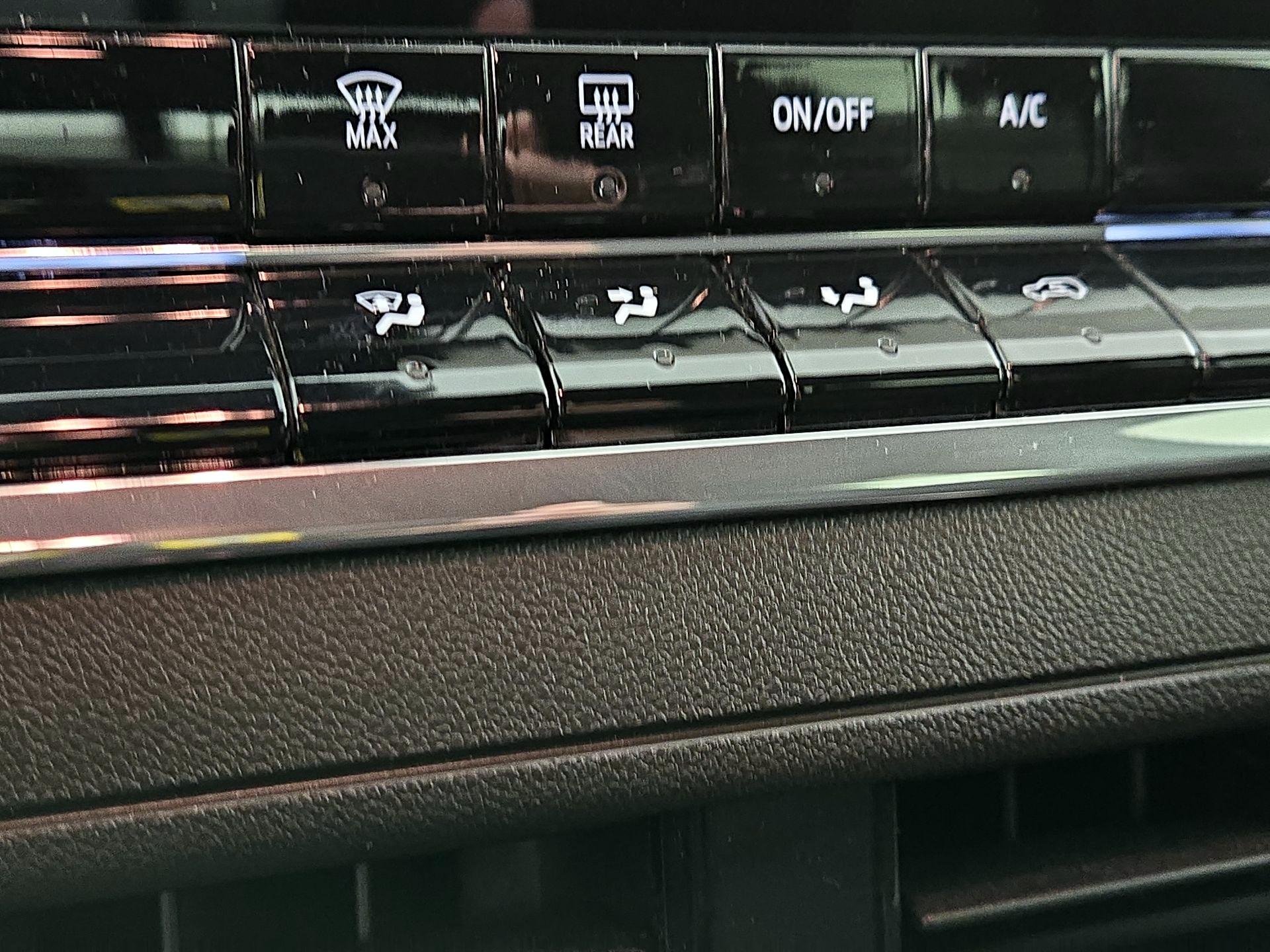 Thumbnail: 2024 Chevrolet Colorado - 17