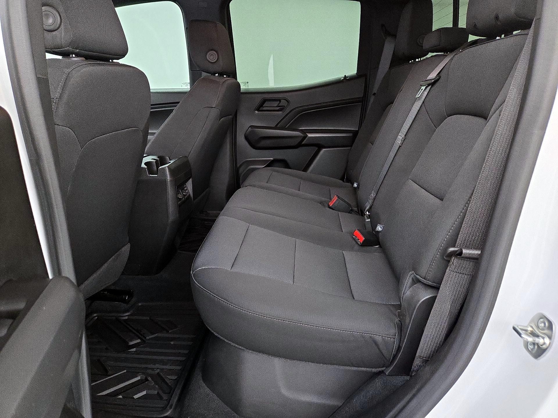 Thumbnail: 2024 Chevrolet Colorado - 20