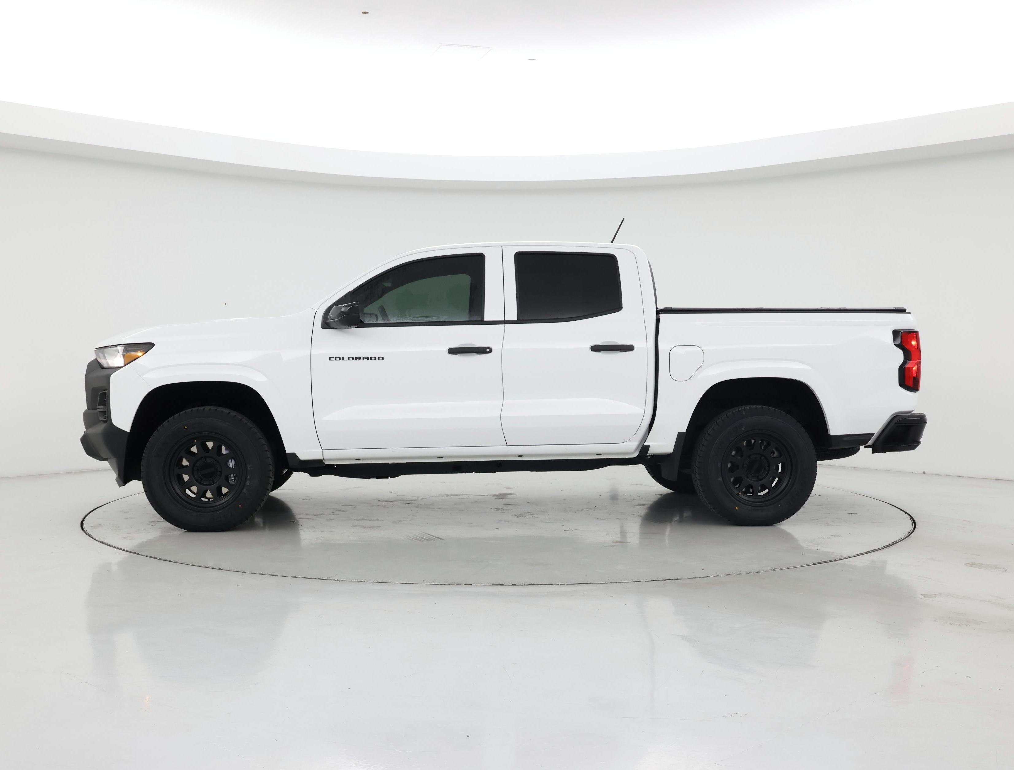 Thumbnail: 2024 Chevrolet Colorado - 3