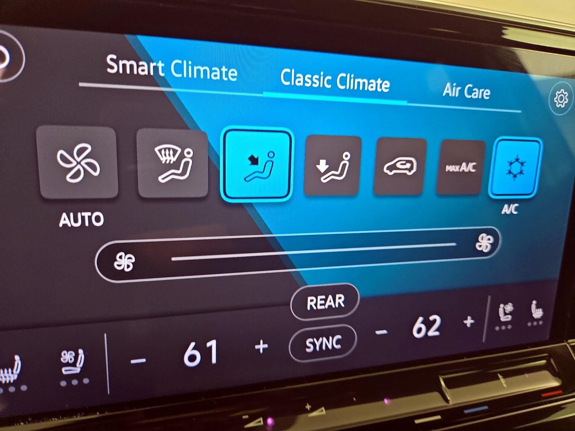 Thumbnail: 2024 Volkswagen Atlas - 16