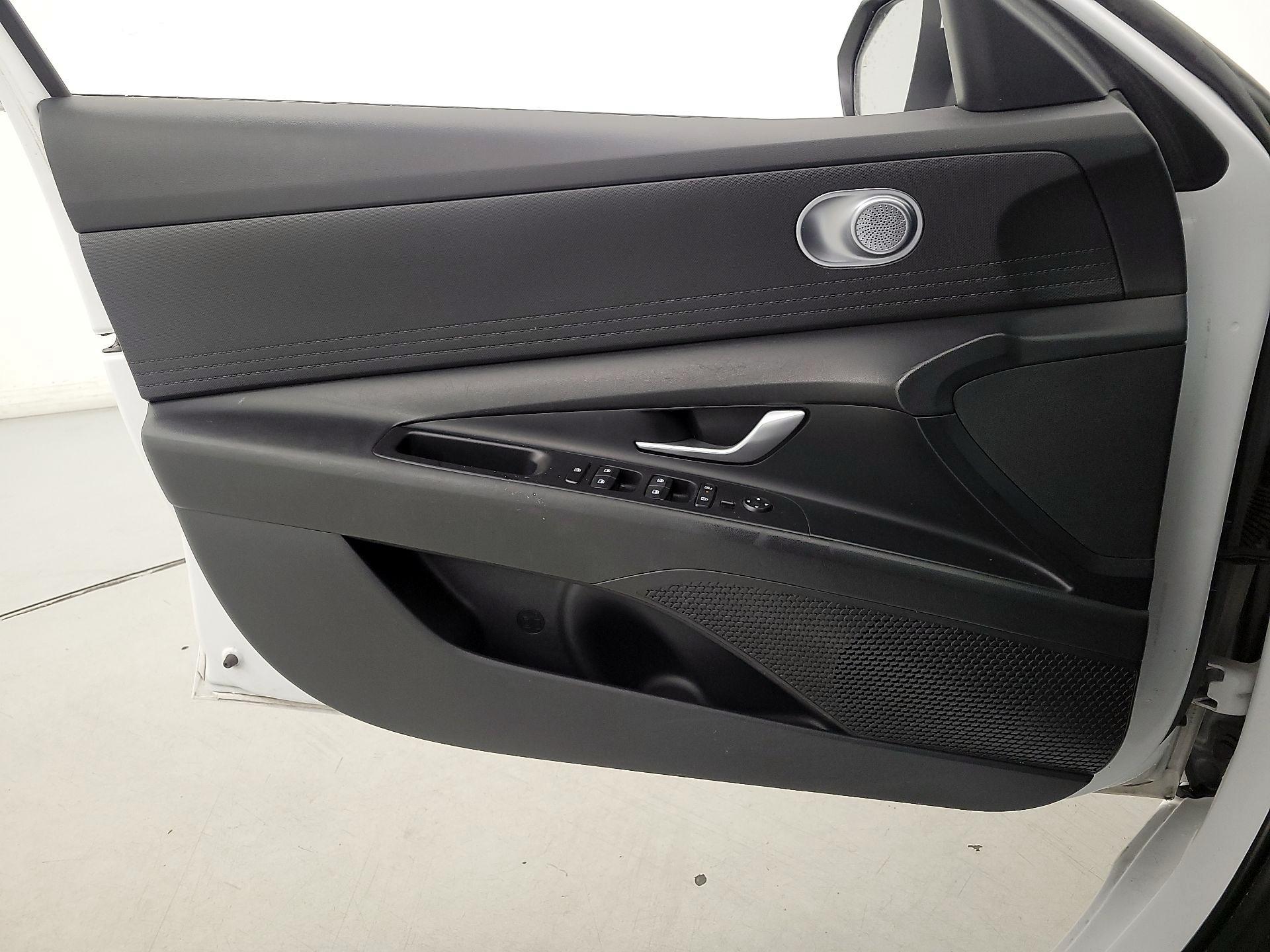 Thumbnail: 2024 Hyundai Elantra - 12