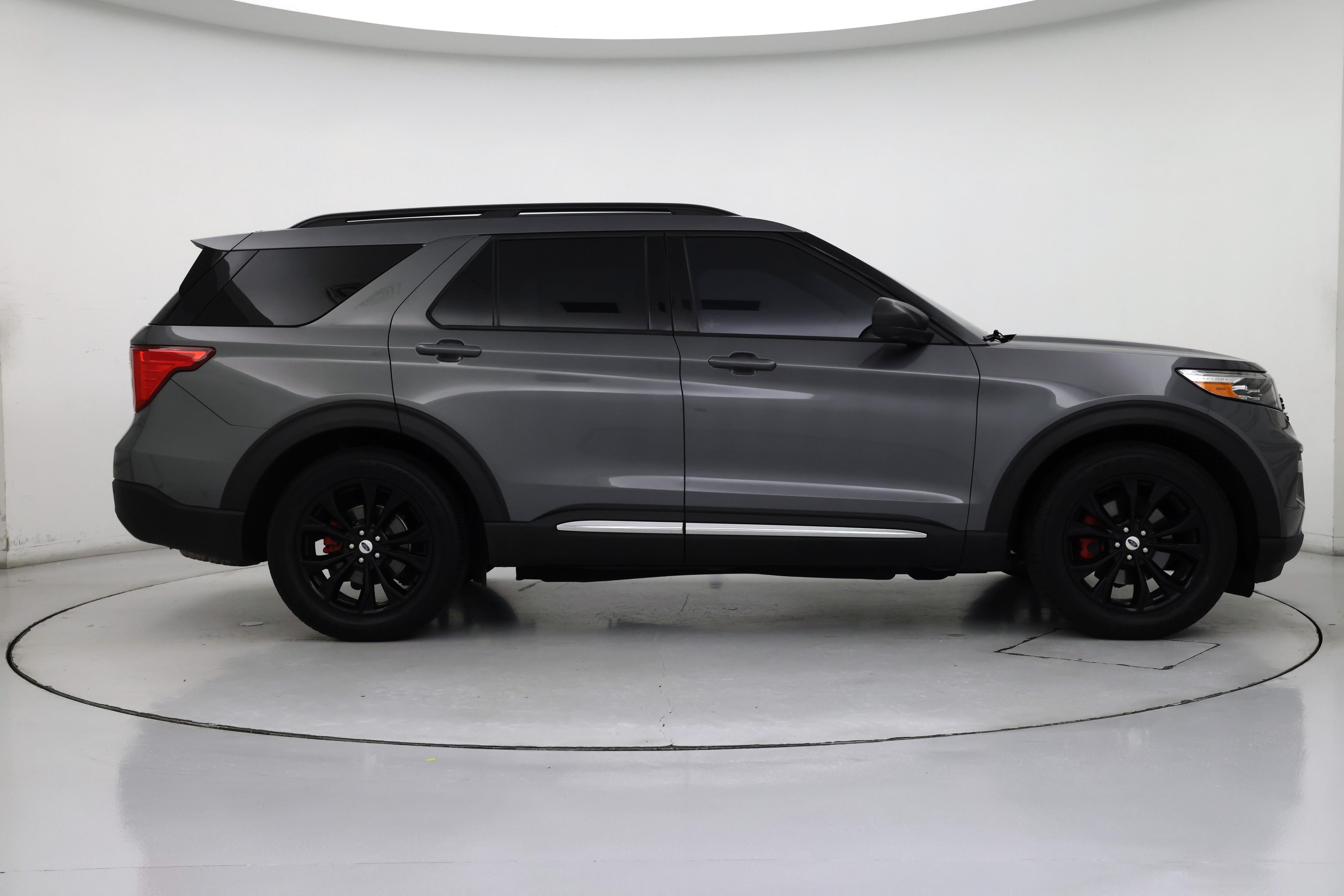 Thumbnail: 2022 Ford Explorer - 7