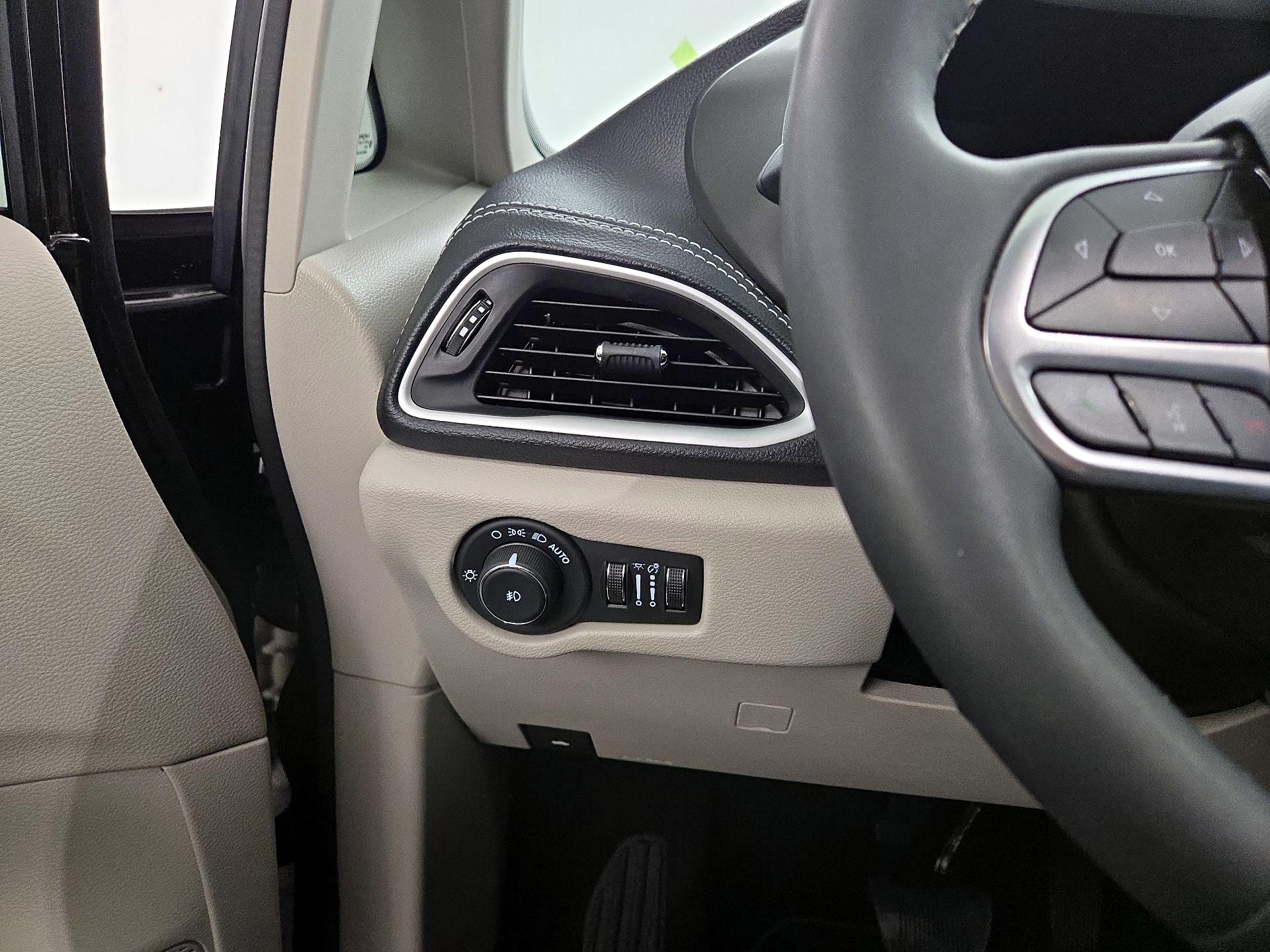 Thumbnail: 2024 Chrysler Pacifica - 13