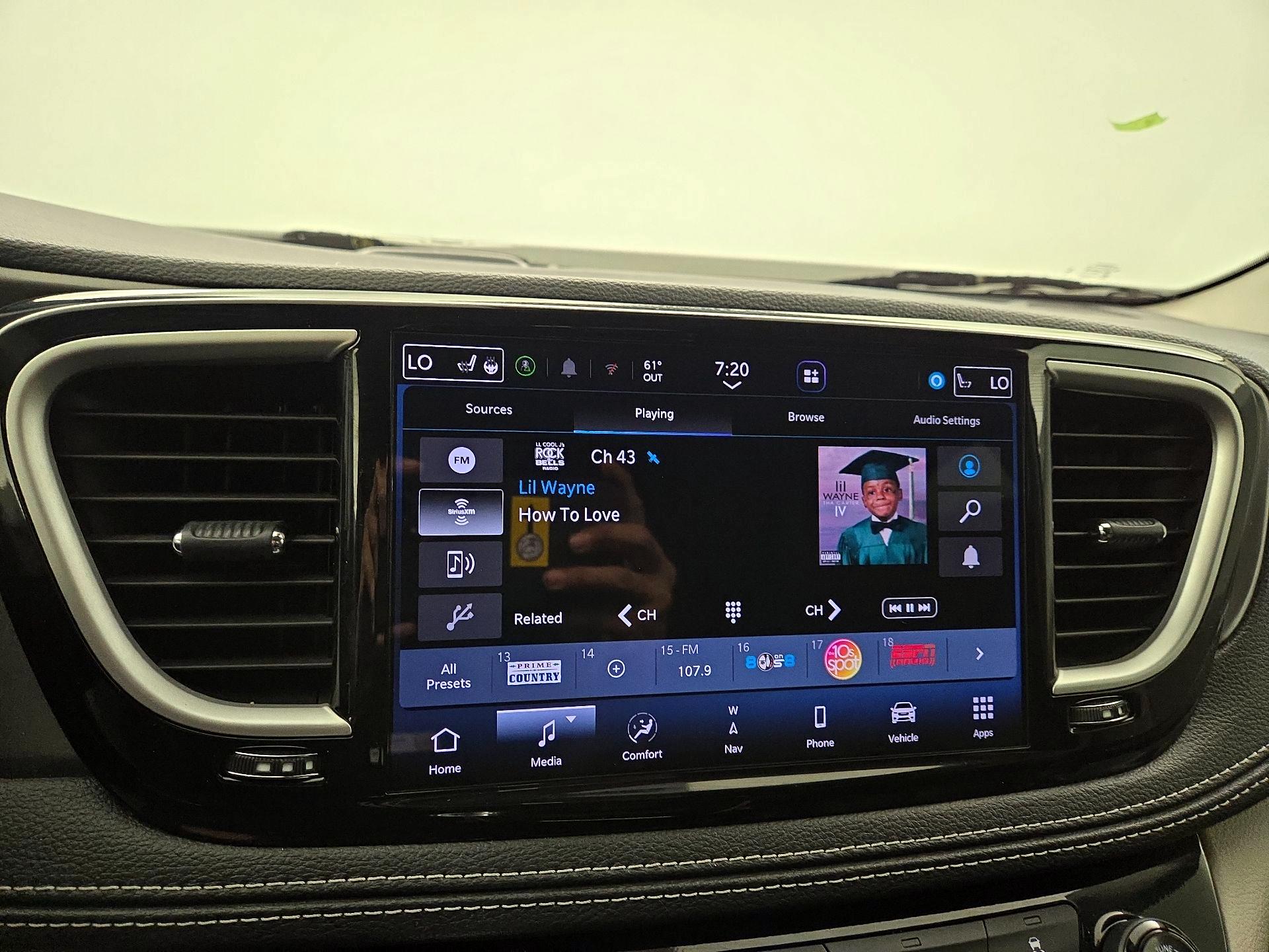 Thumbnail: 2024 Chrysler Pacifica - 15