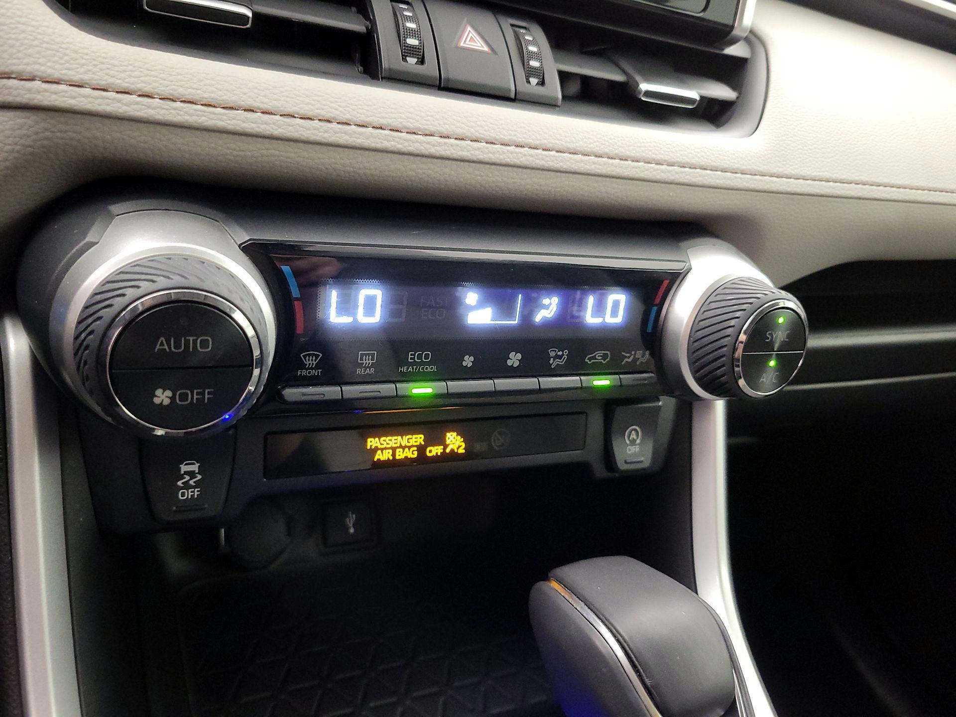 Thumbnail: 2020 Toyota RAV4 - 16