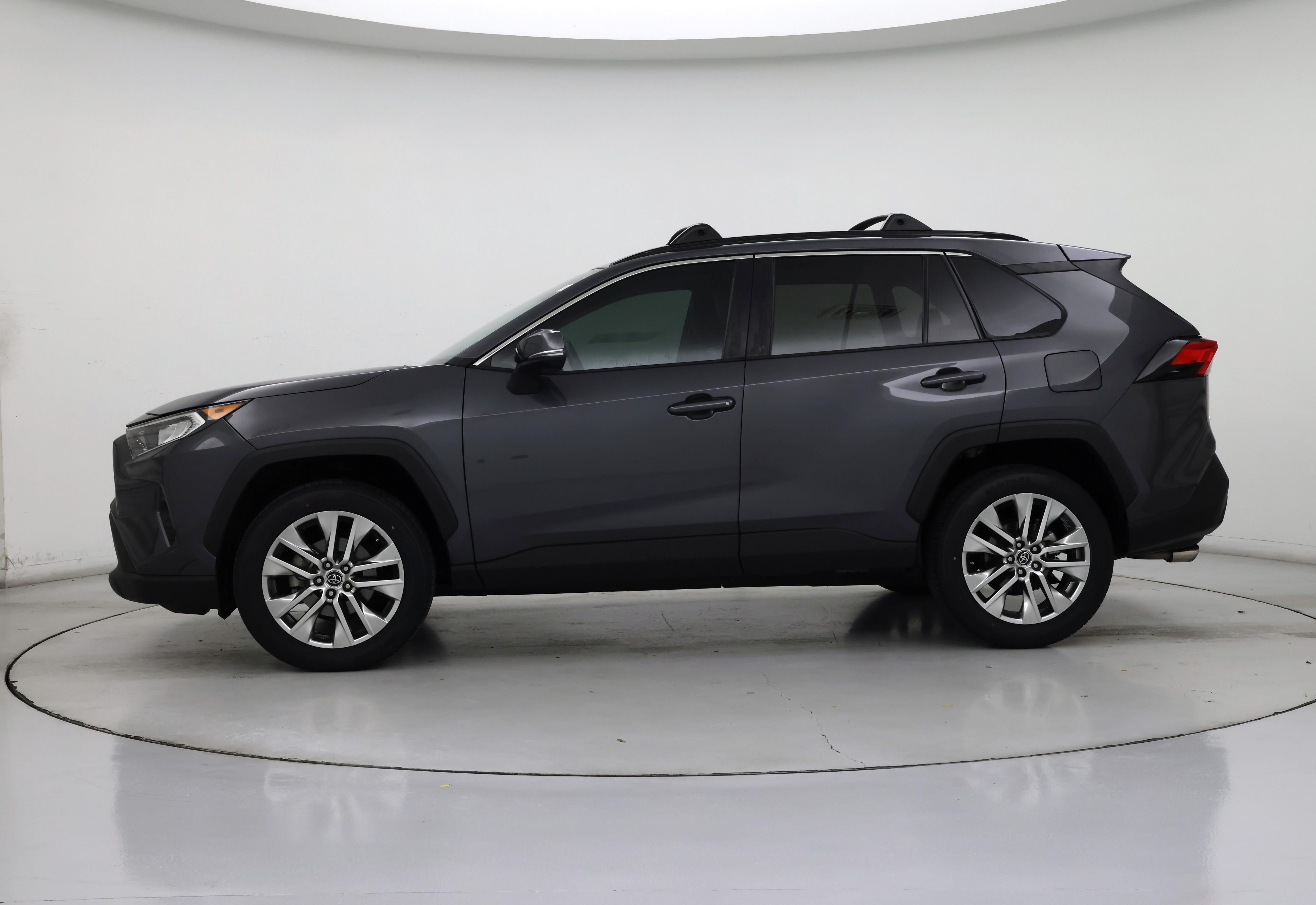 Thumbnail: 2020 Toyota RAV4 - 3