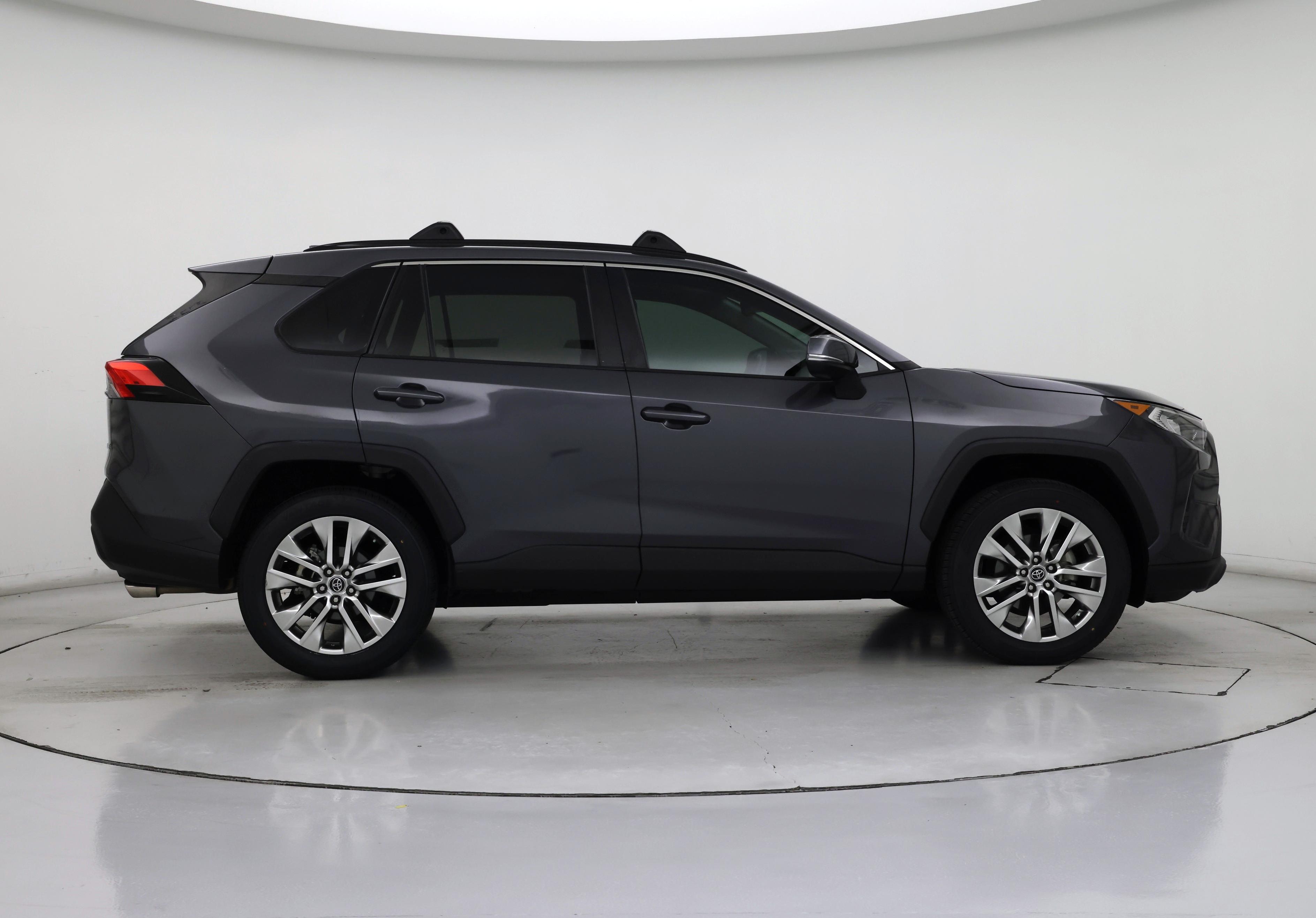 Thumbnail: 2020 Toyota RAV4 - 7