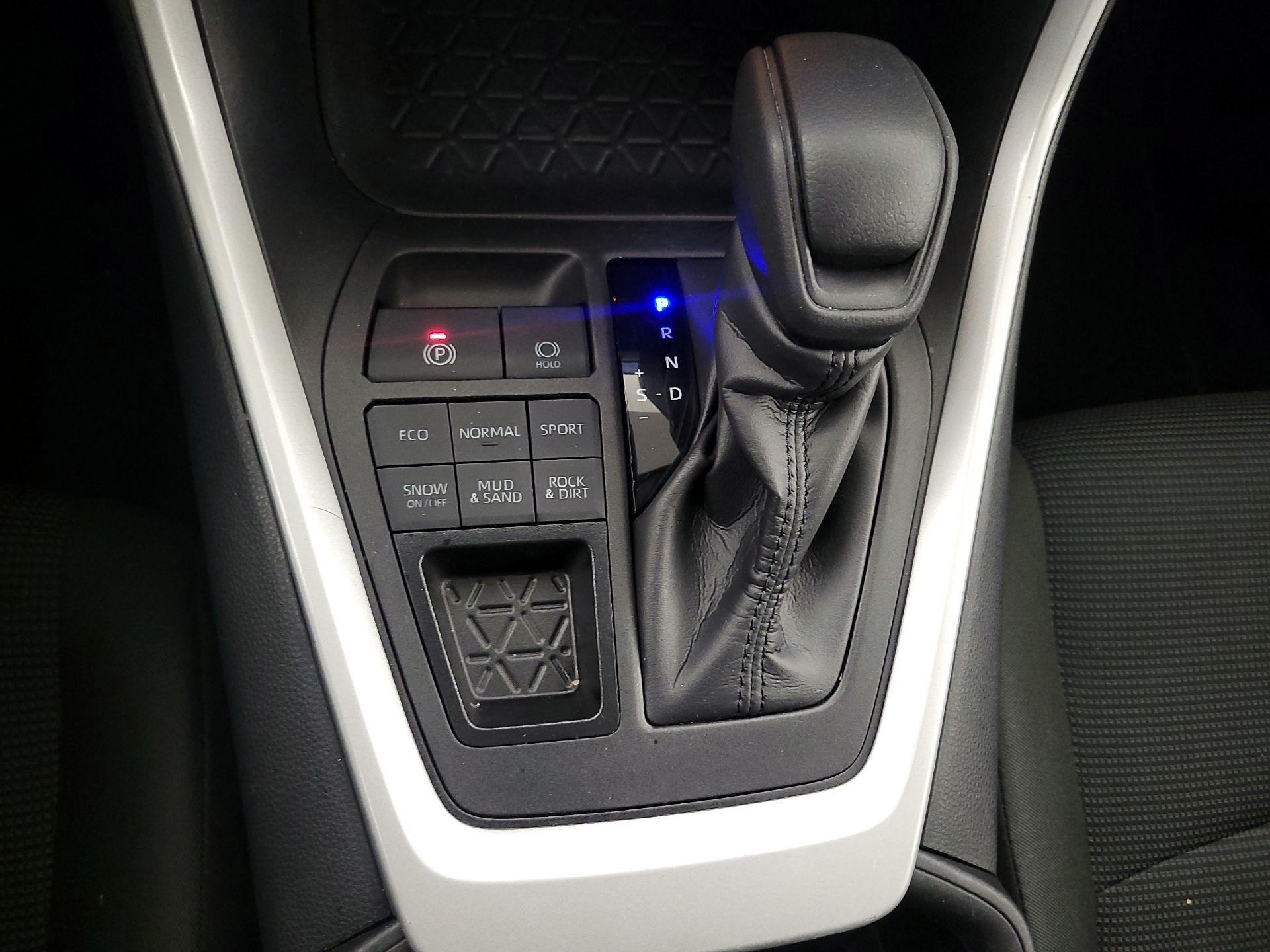 Thumbnail: 2024 Toyota RAV4 - 17