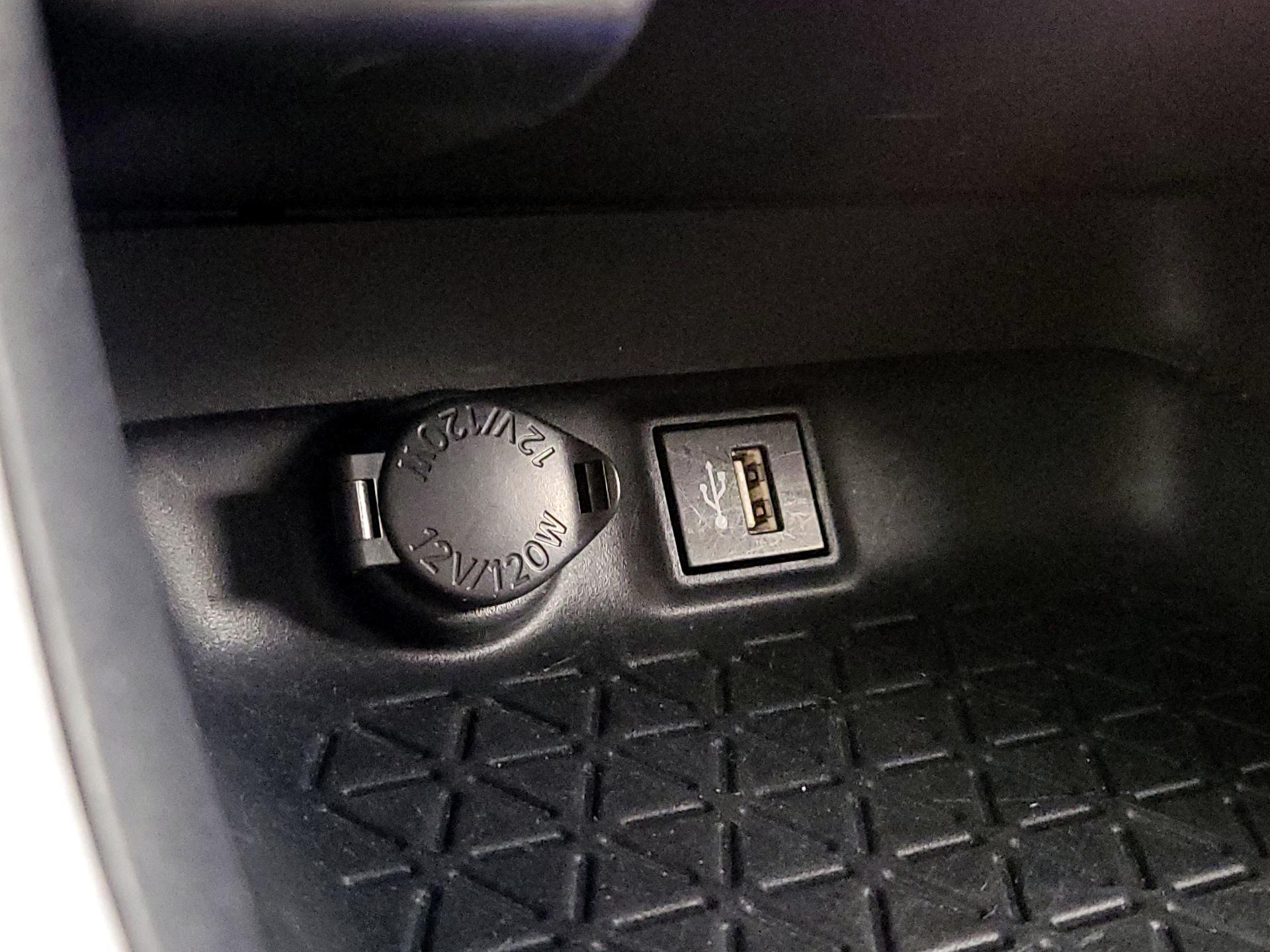 Thumbnail: 2024 Toyota RAV4 - 18