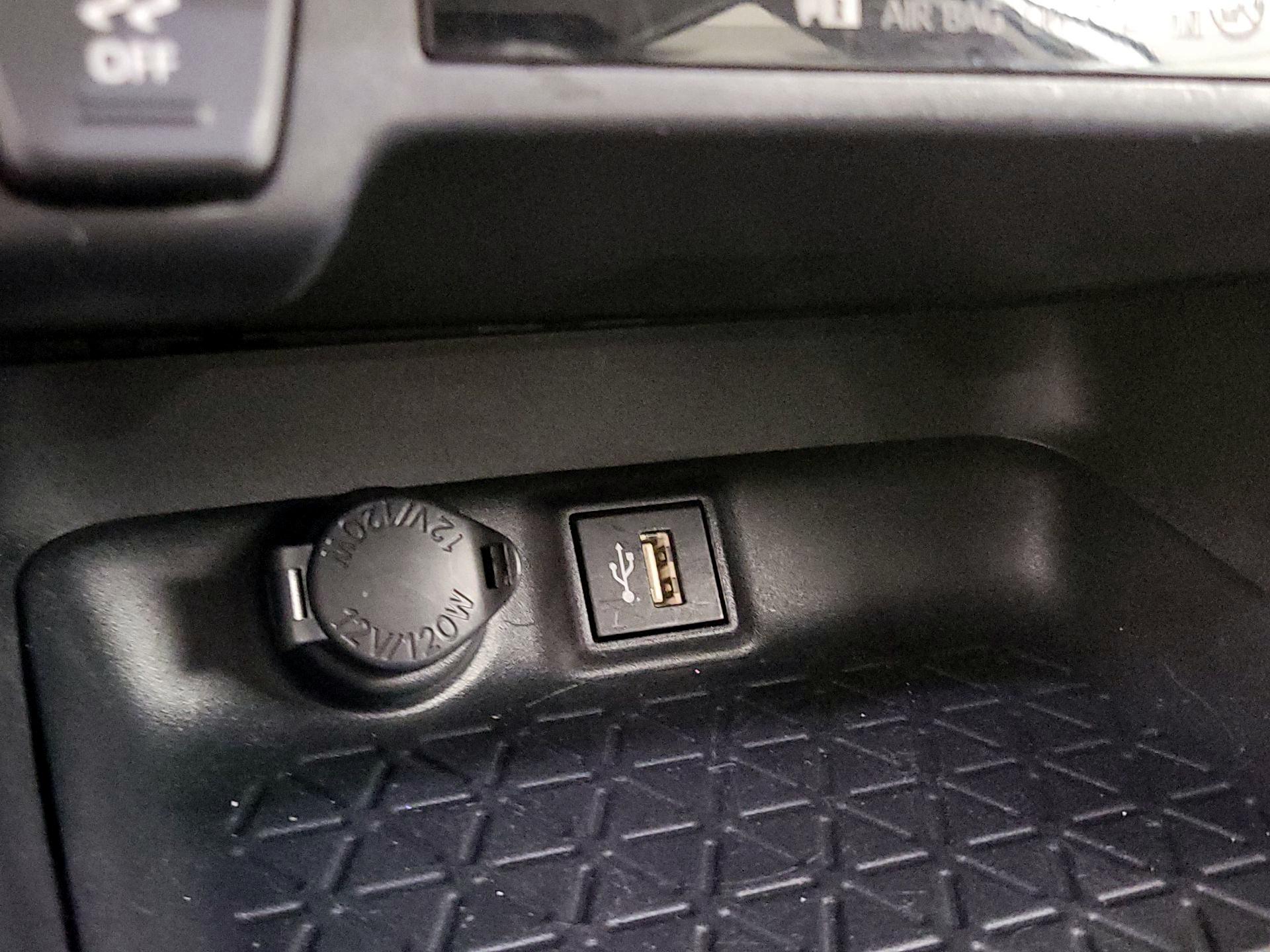 Thumbnail: 2025 Toyota RAV4 - 18