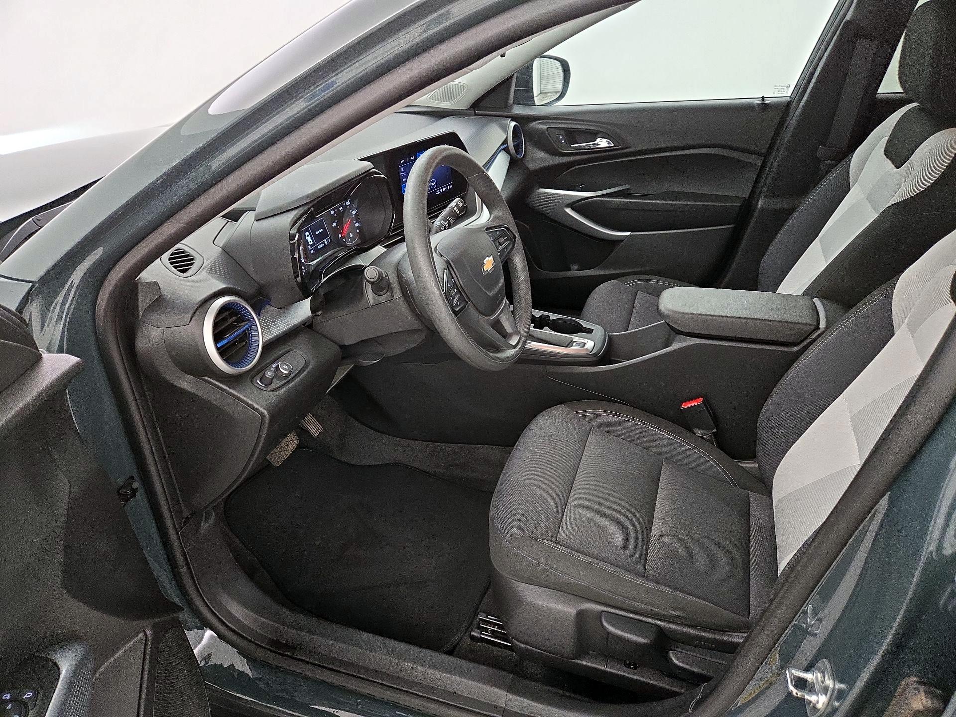 Thumbnail: 2025 Chevrolet Trax - 11