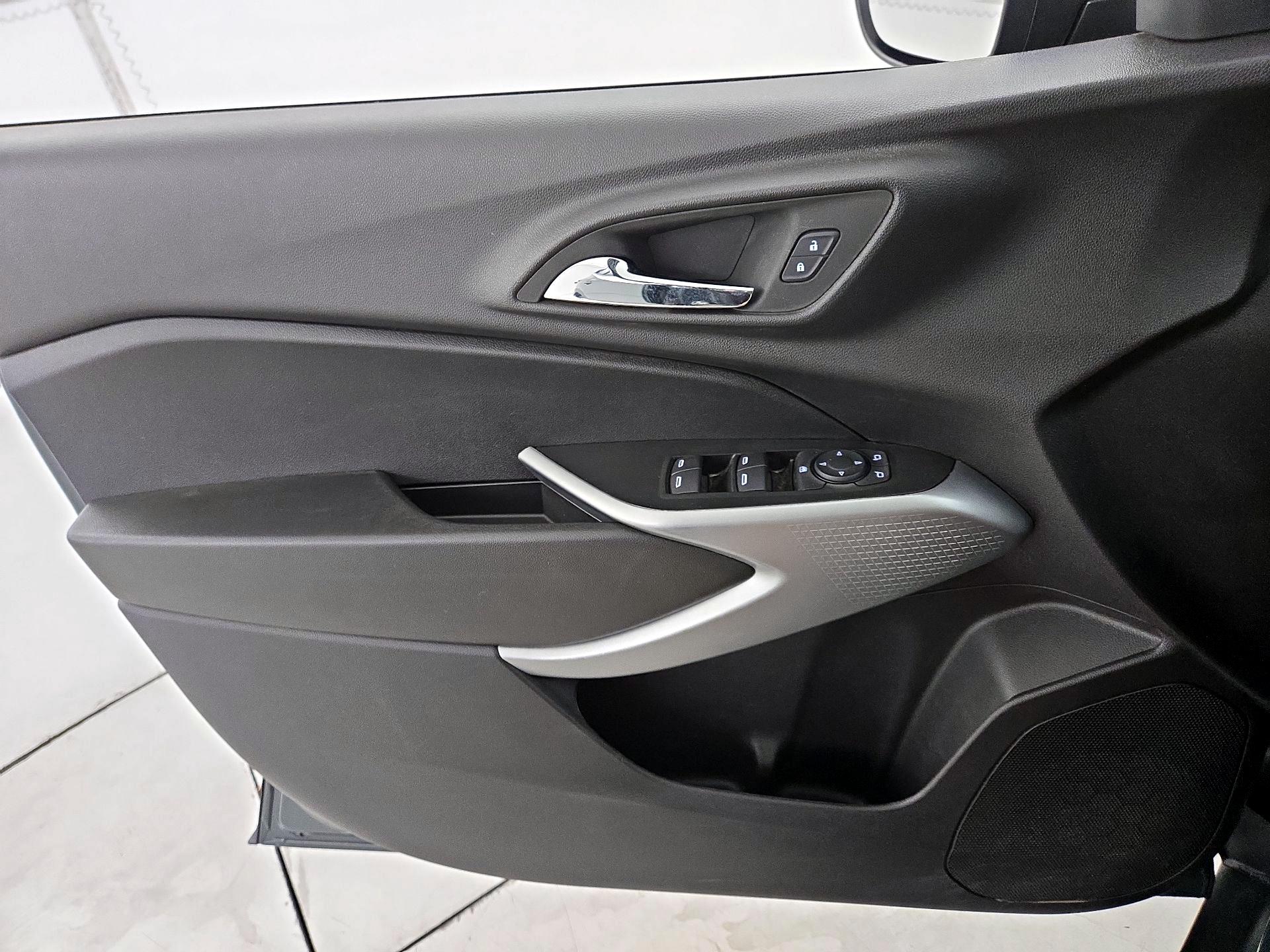 Thumbnail: 2025 Chevrolet Trax - 12