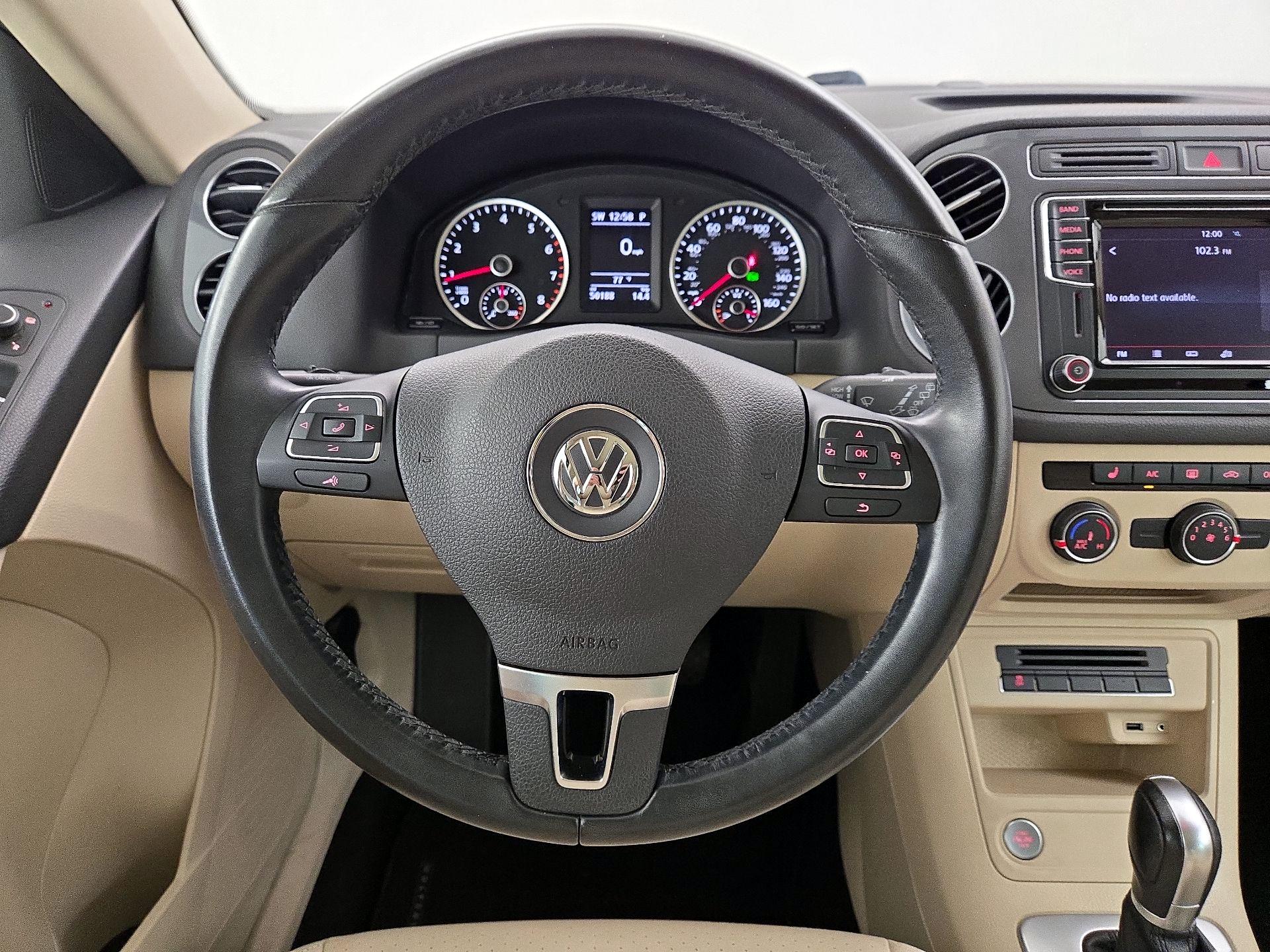 Thumbnail: 2017 Volkswagen Tiguan - 10