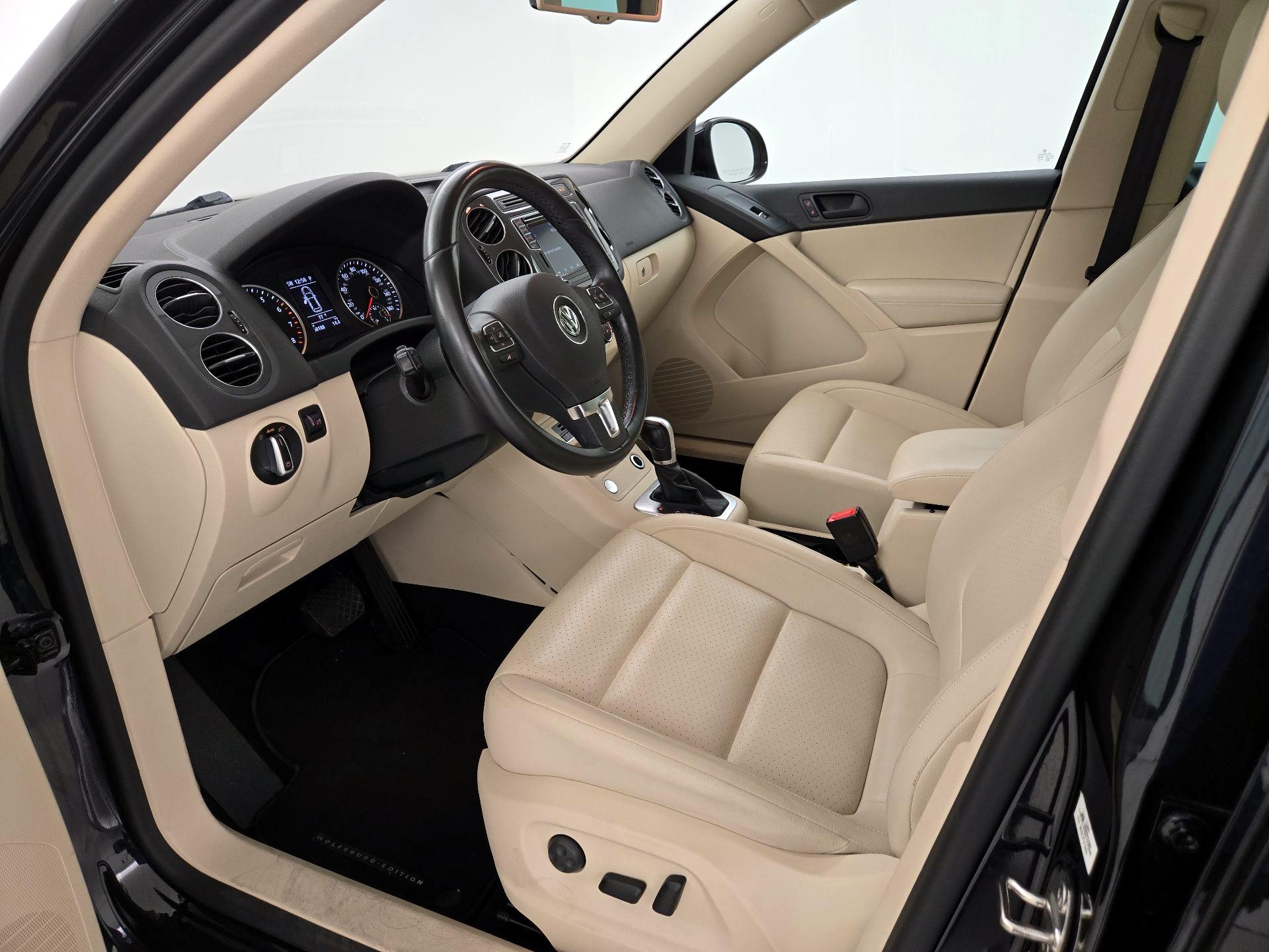 Thumbnail: 2017 Volkswagen Tiguan - 11