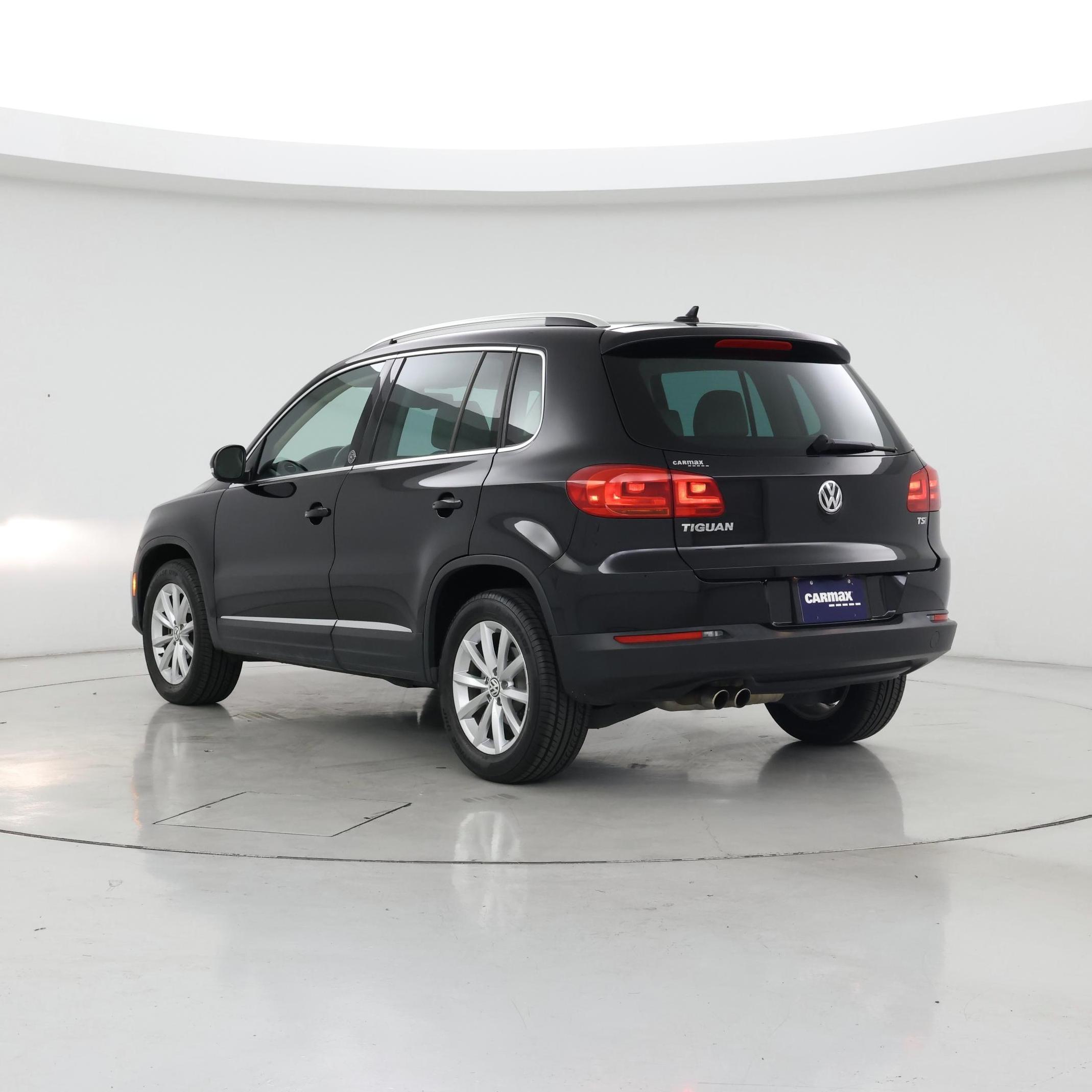 Thumbnail: 2017 Volkswagen Tiguan - 2