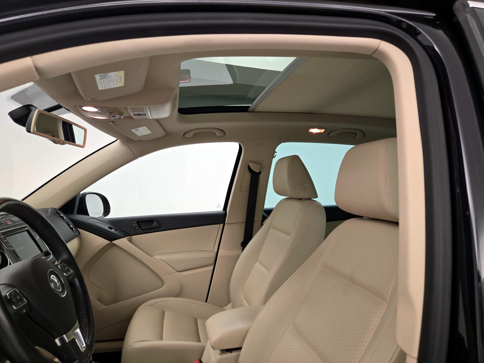 Thumbnail: 2017 Volkswagen Tiguan - 19