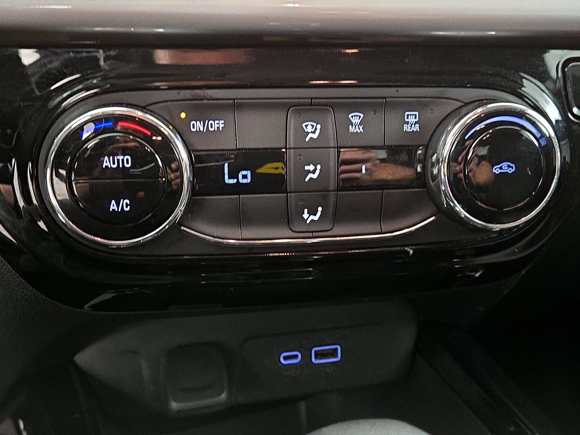 Thumbnail: 2024 Chevrolet Trax - 16