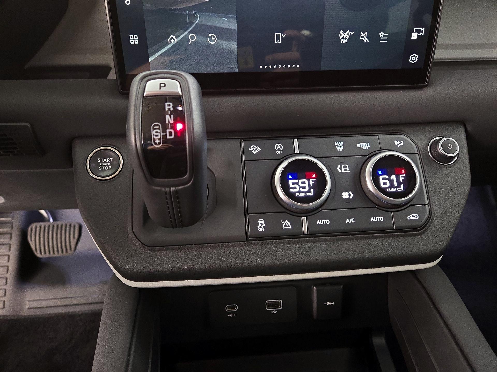 Thumbnail: 2023 Land Rover Defender - 18