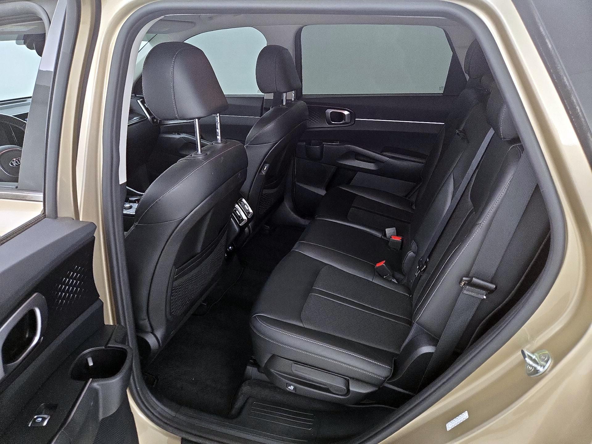 Thumbnail: 2021 Kia Sorento - 19