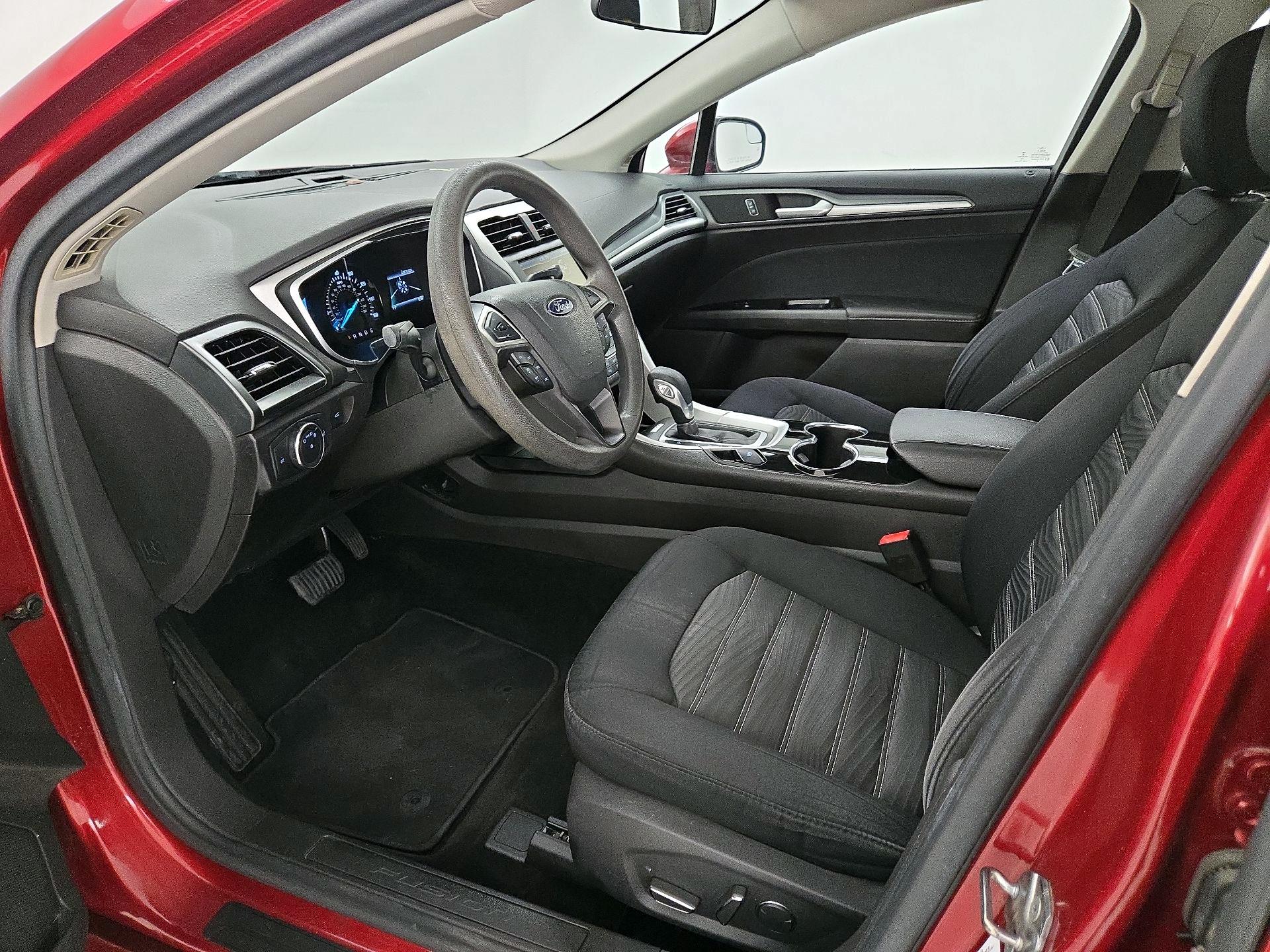 Thumbnail: 2016 Ford Fusion - 11