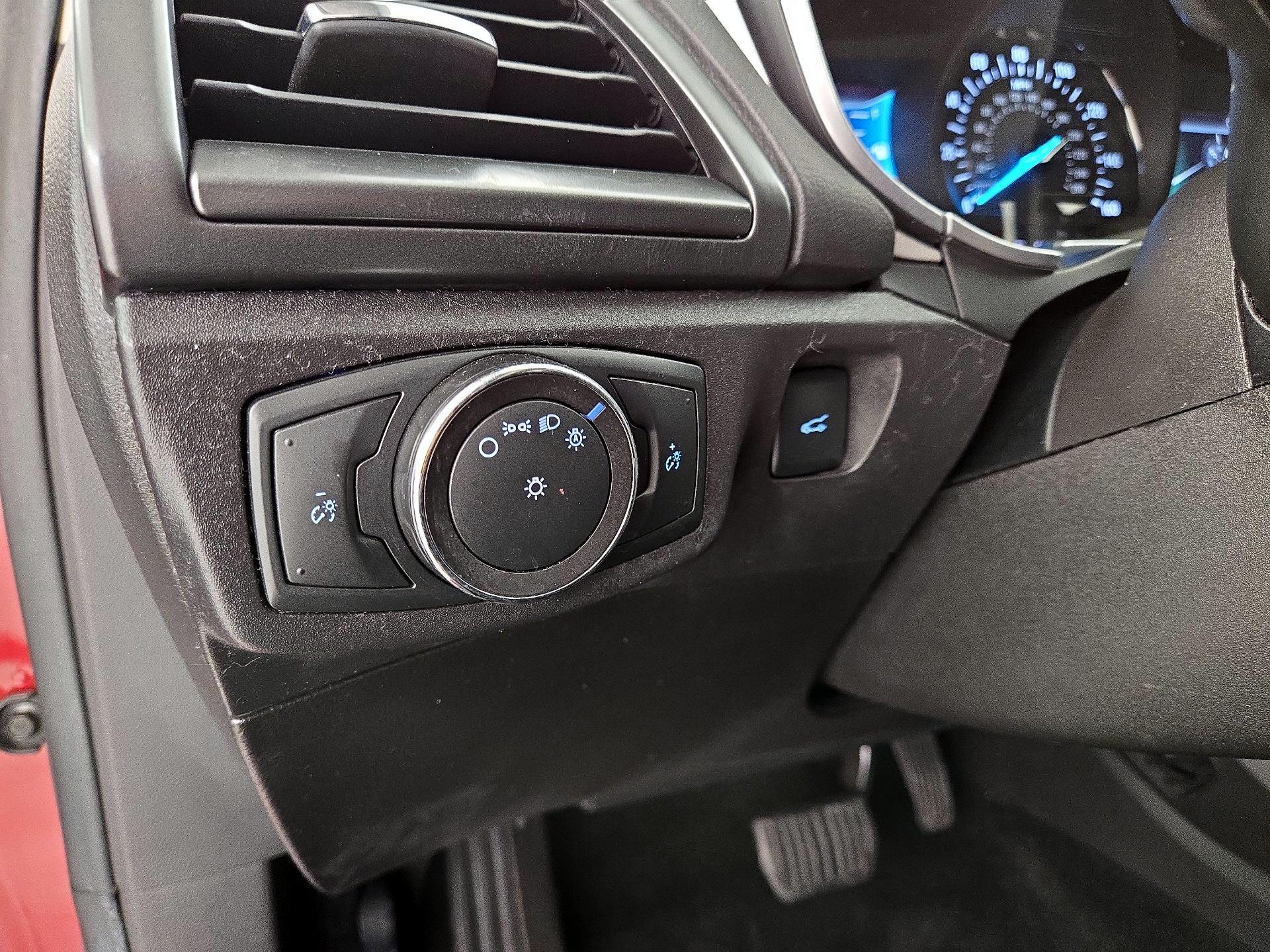 Thumbnail: 2016 Ford Fusion - 13