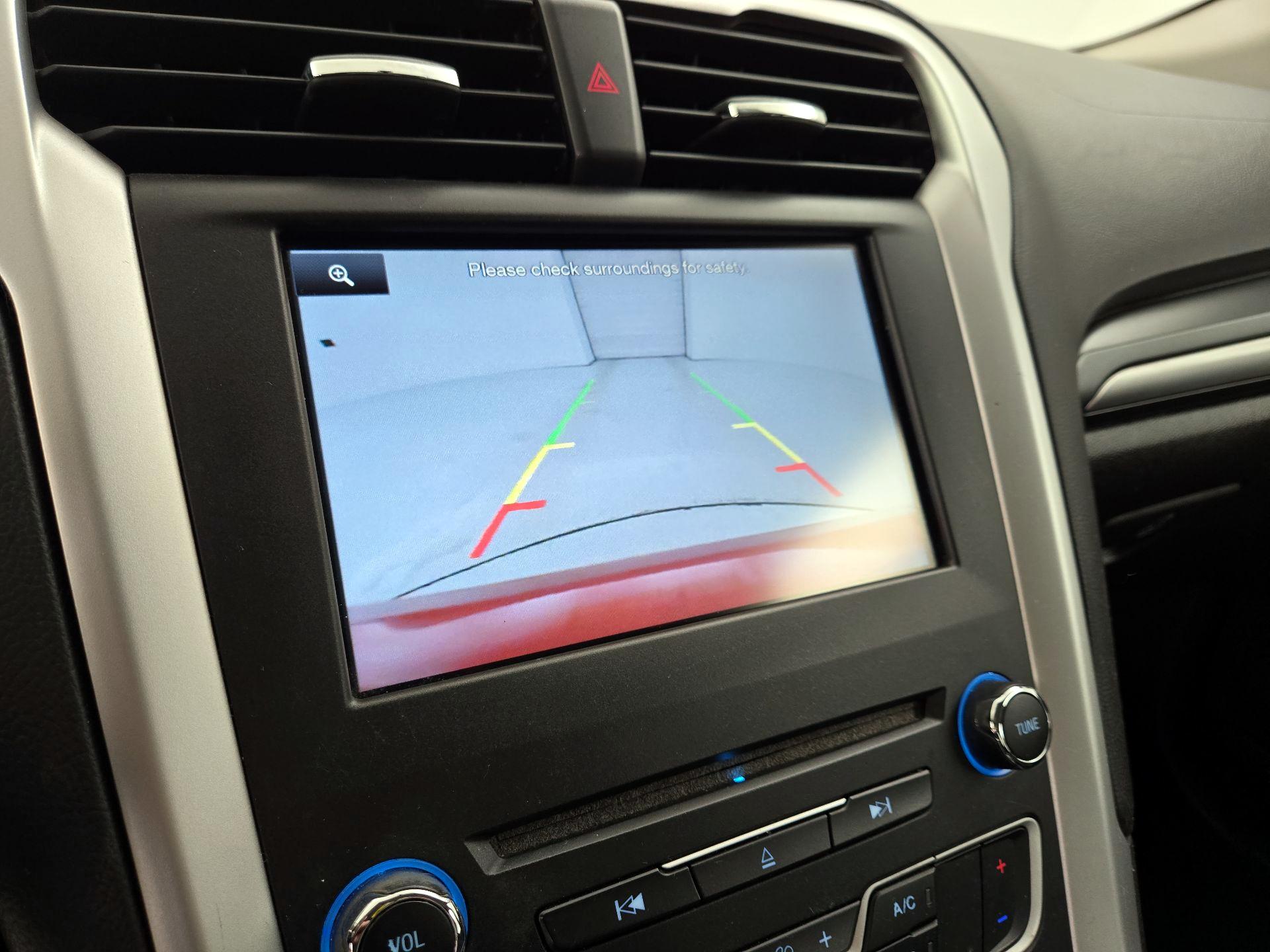 Thumbnail: 2016 Ford Fusion - 14