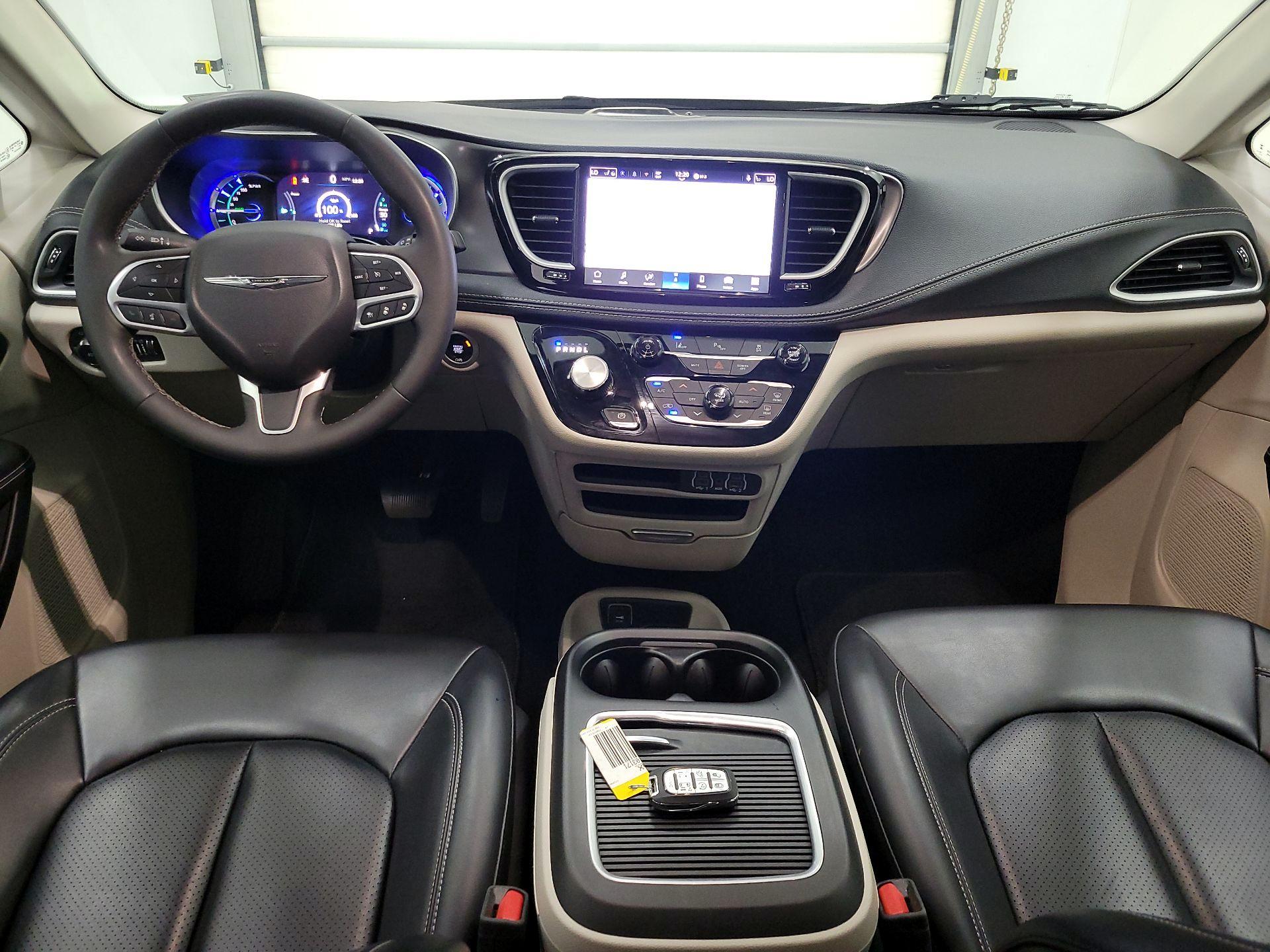 Thumbnail: 2024 Chrysler Pacifica - 9