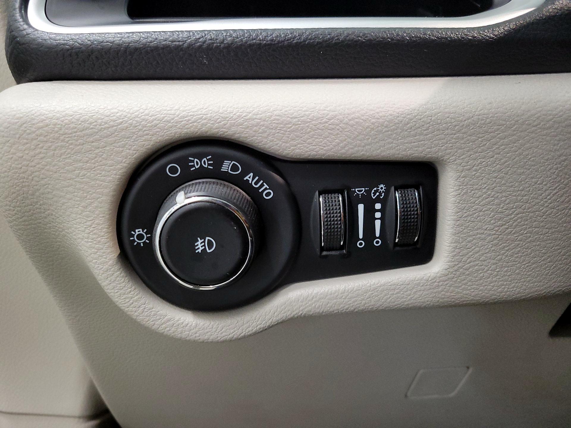 Thumbnail: 2024 Chrysler Pacifica - 13