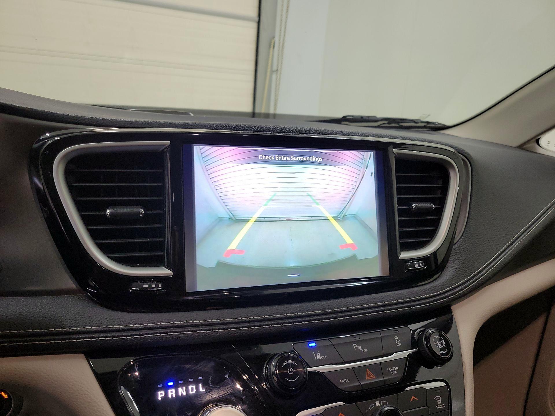 Thumbnail: 2024 Chrysler Pacifica - 15