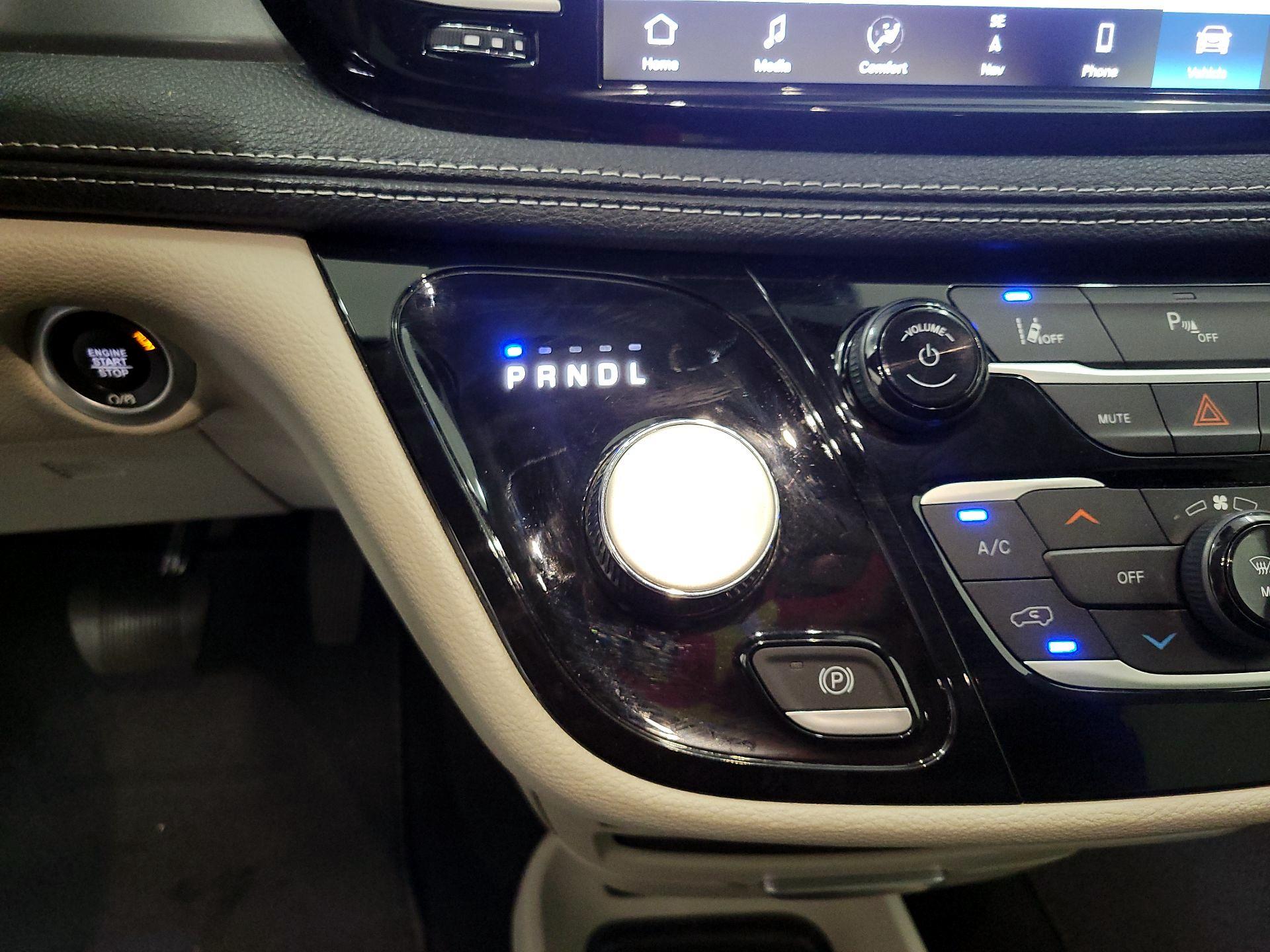 Thumbnail: 2024 Chrysler Pacifica - 18