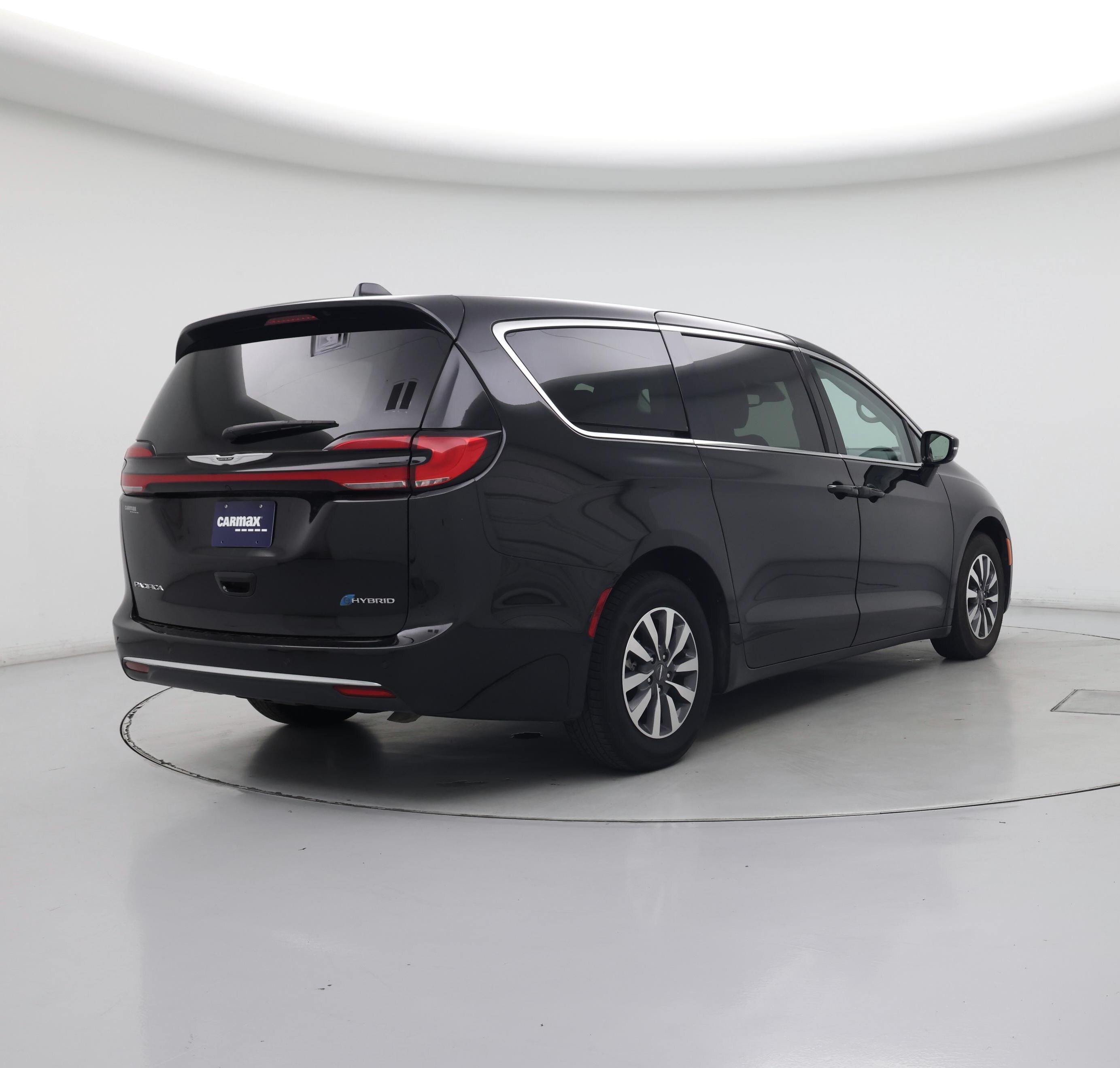 Thumbnail: 2024 Chrysler Pacifica - 8