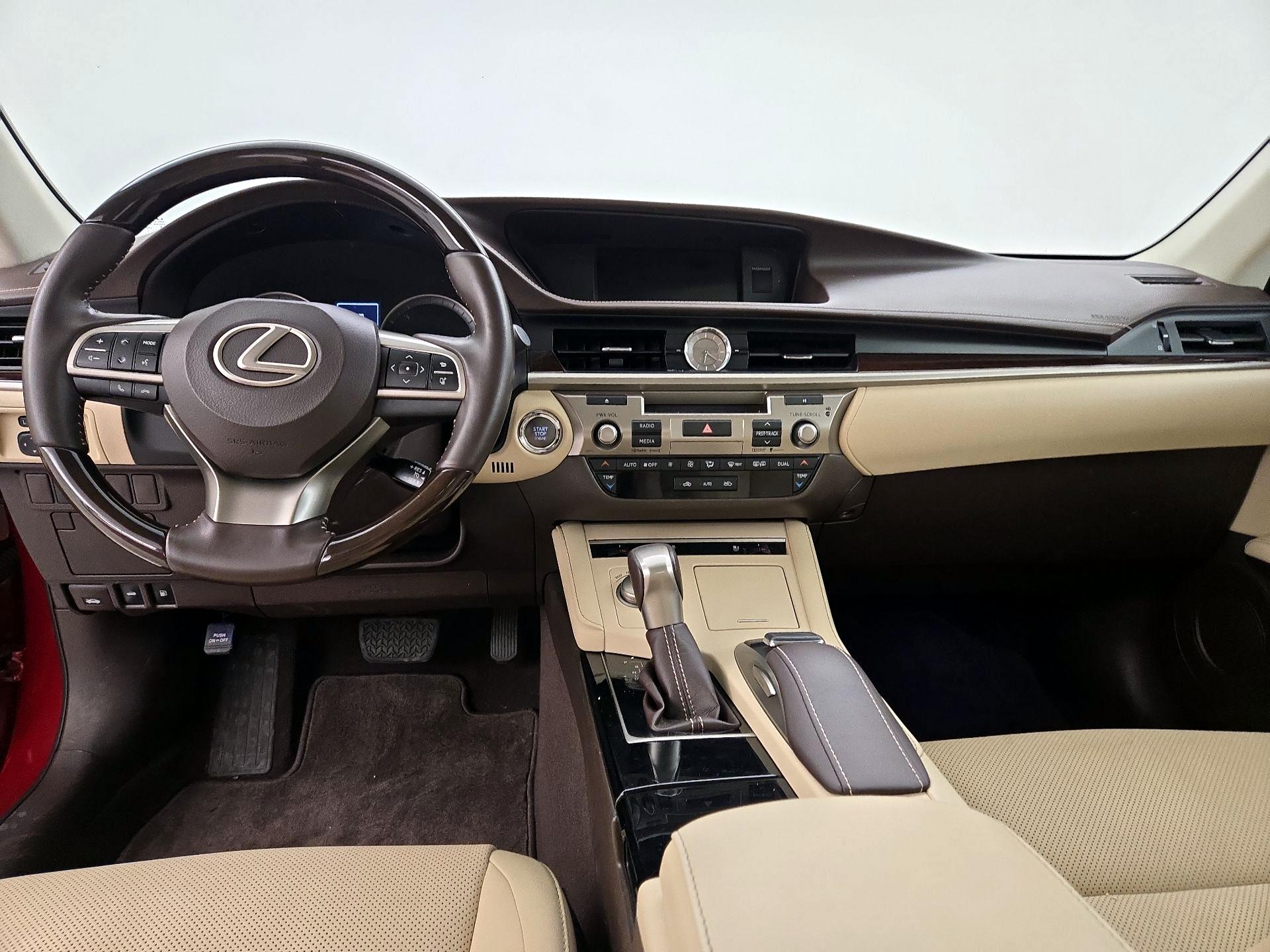 Thumbnail: 2016 Lexus ES - 9
