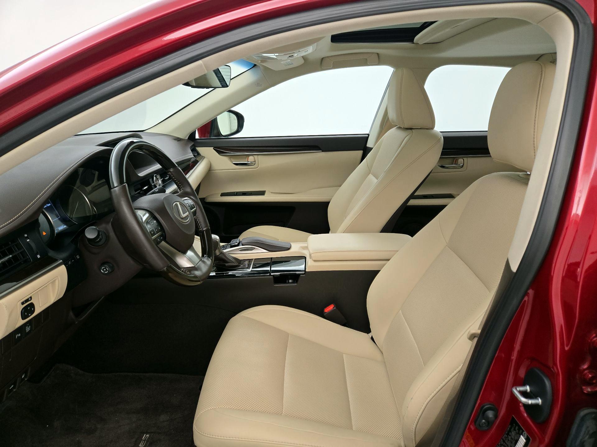 Thumbnail: 2016 Lexus ES - 11