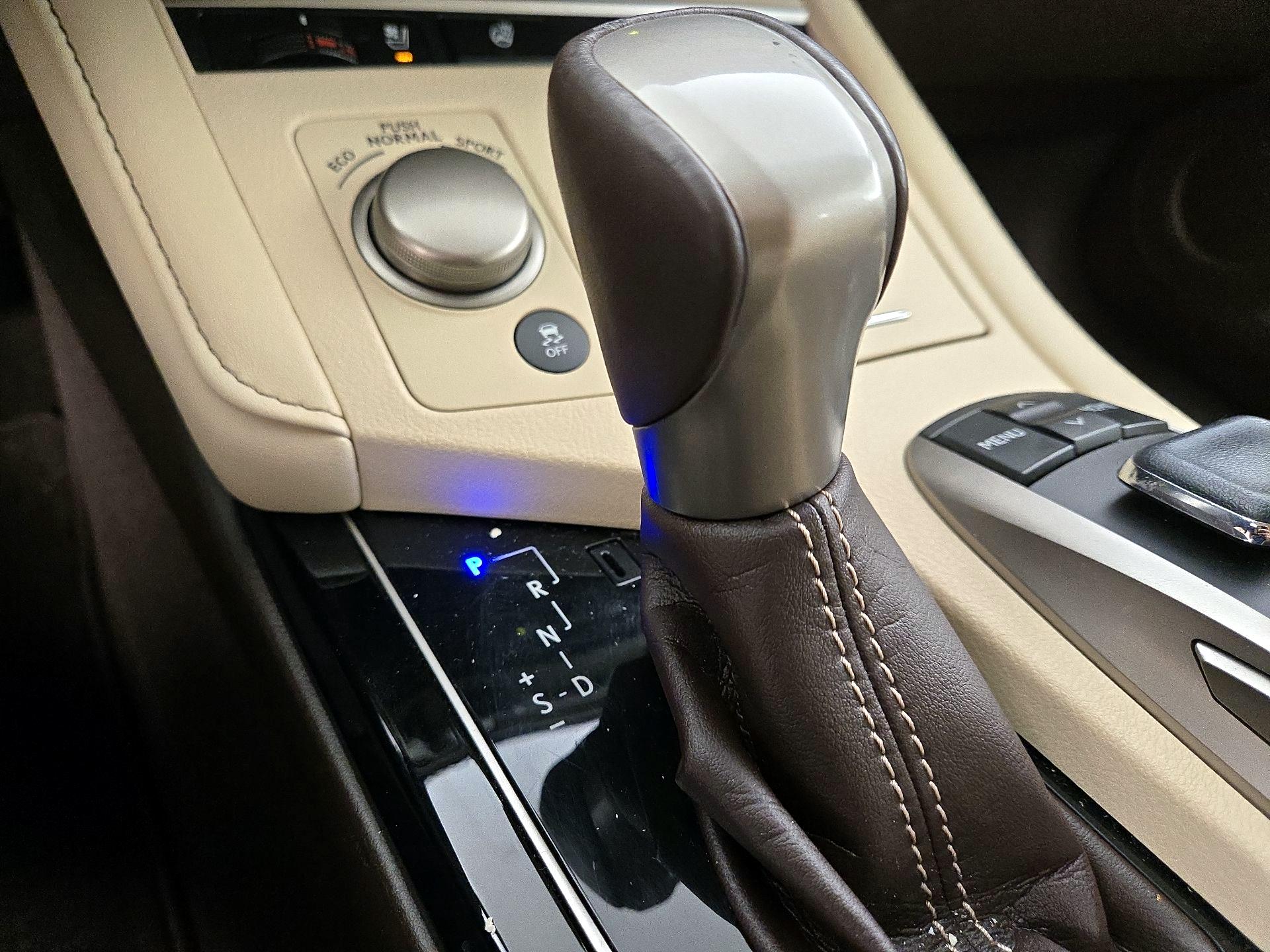 Thumbnail: 2016 Lexus ES - 17