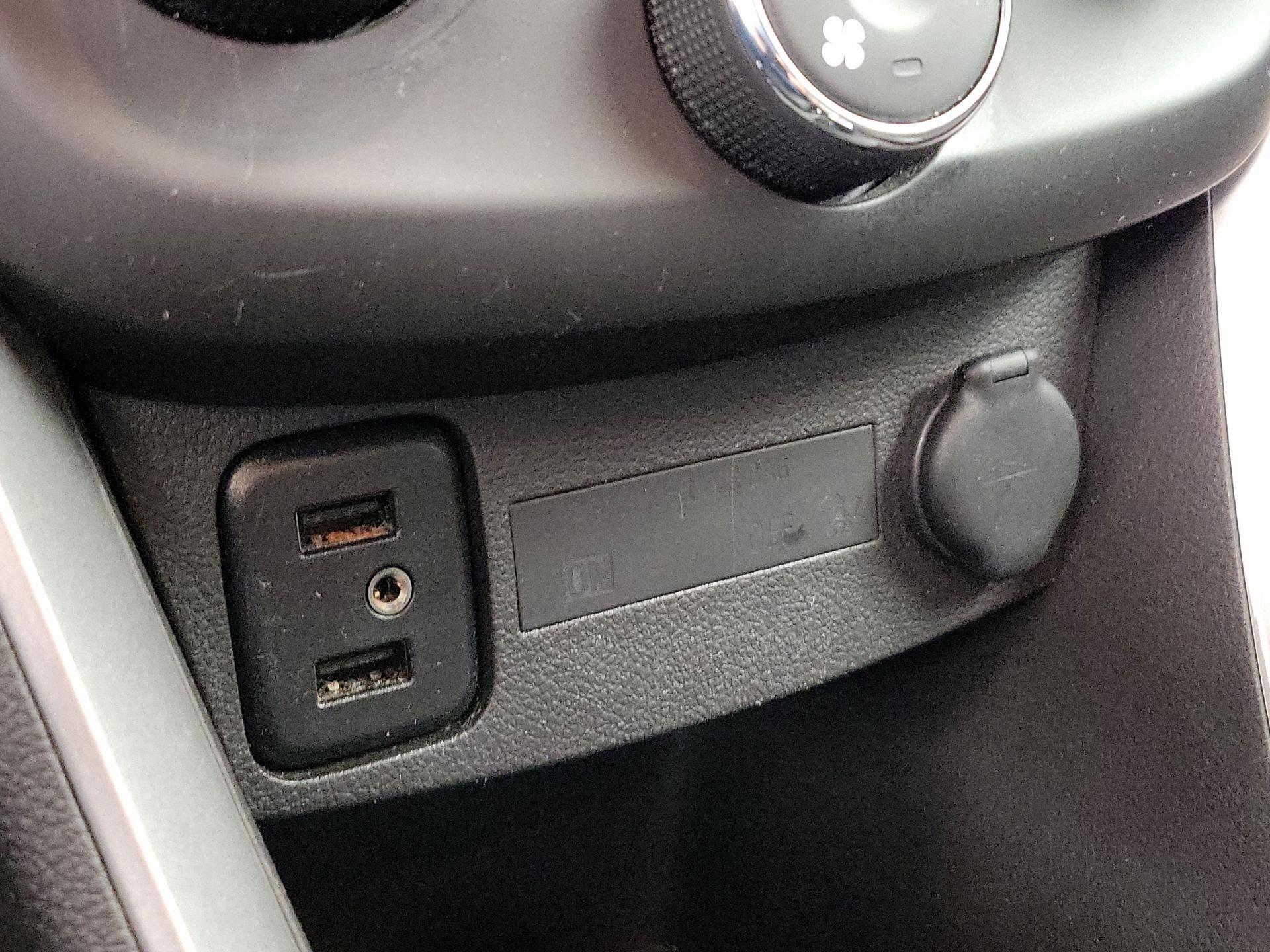 Thumbnail: 2017 Chevrolet Trax - 18