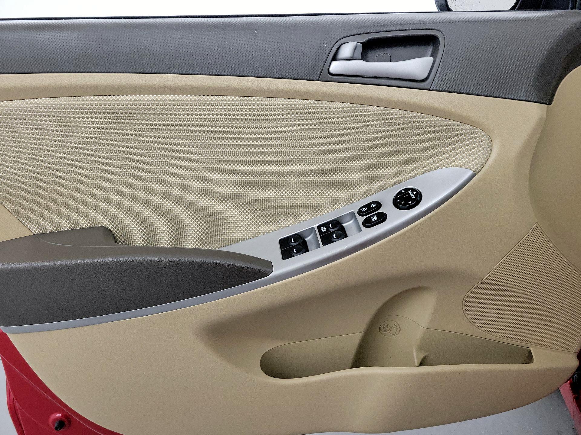 Thumbnail: 2014 Hyundai Accent - 12