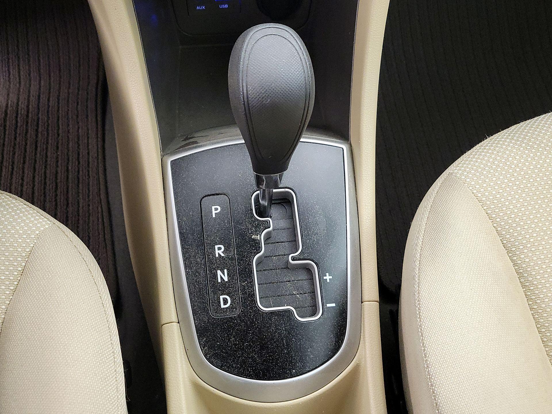 Thumbnail: 2014 Hyundai Accent - 16