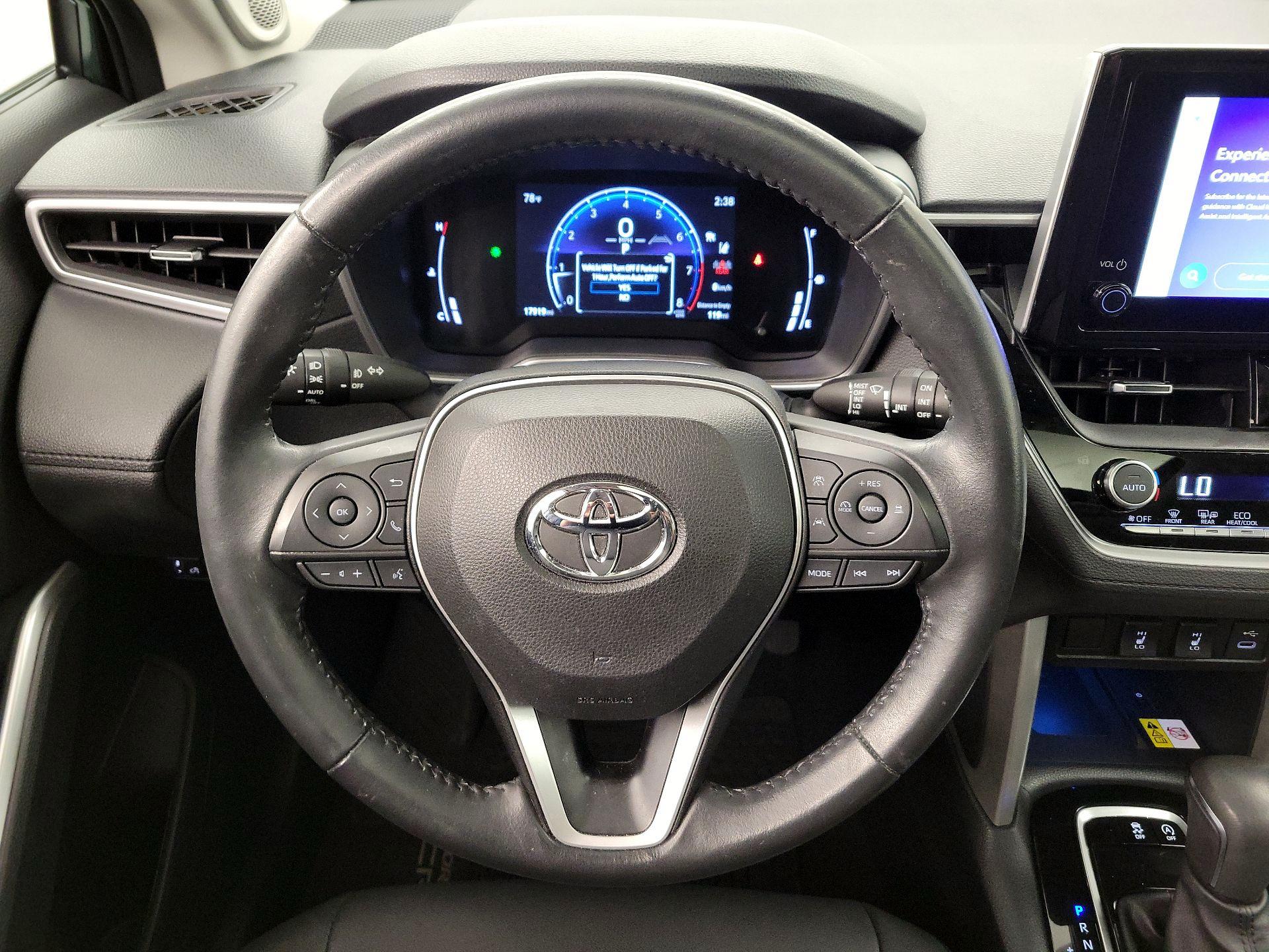 Thumbnail: 2023 Toyota Corolla Cross - 10