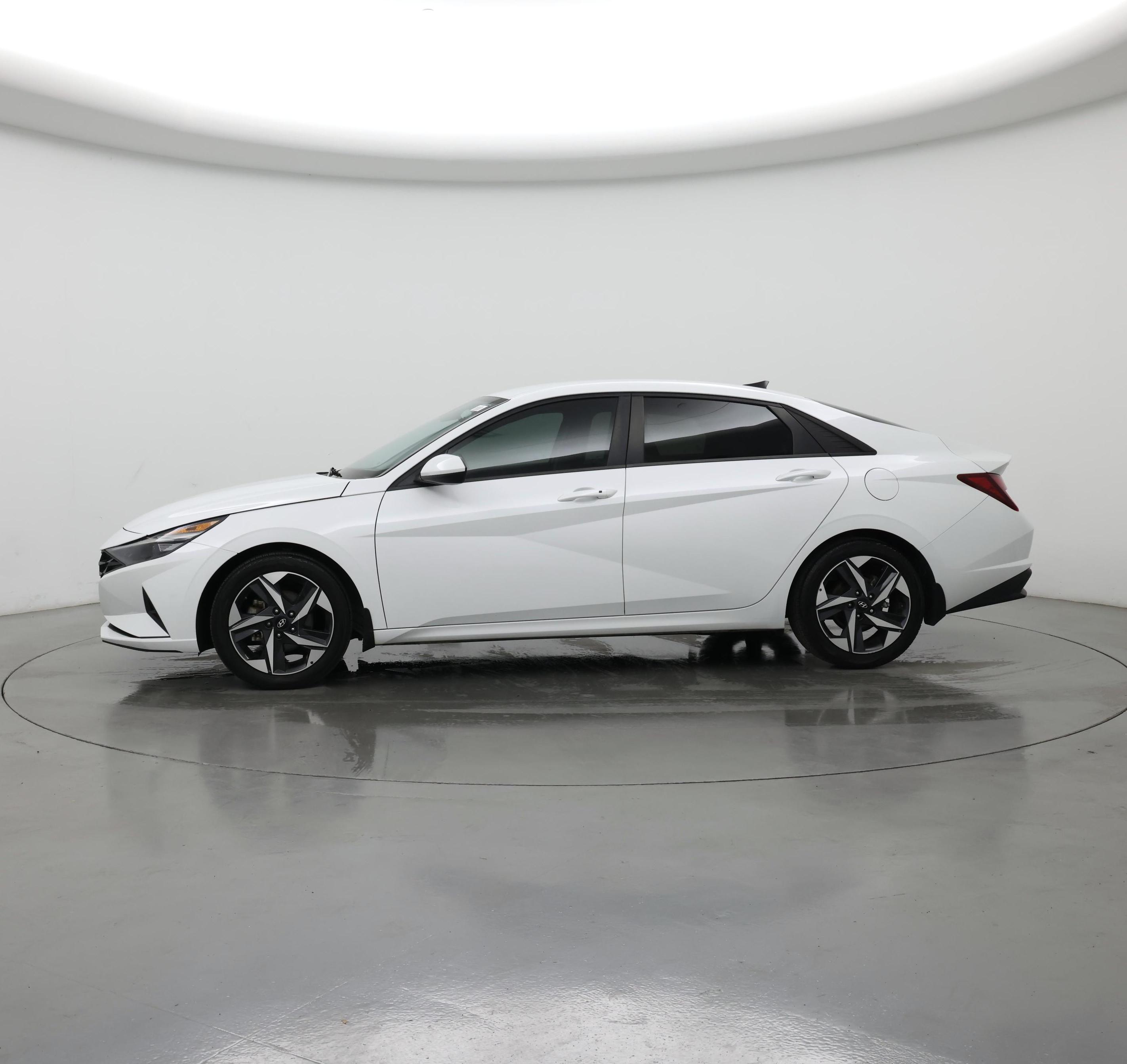 Thumbnail: 2023 Hyundai Elantra - 3