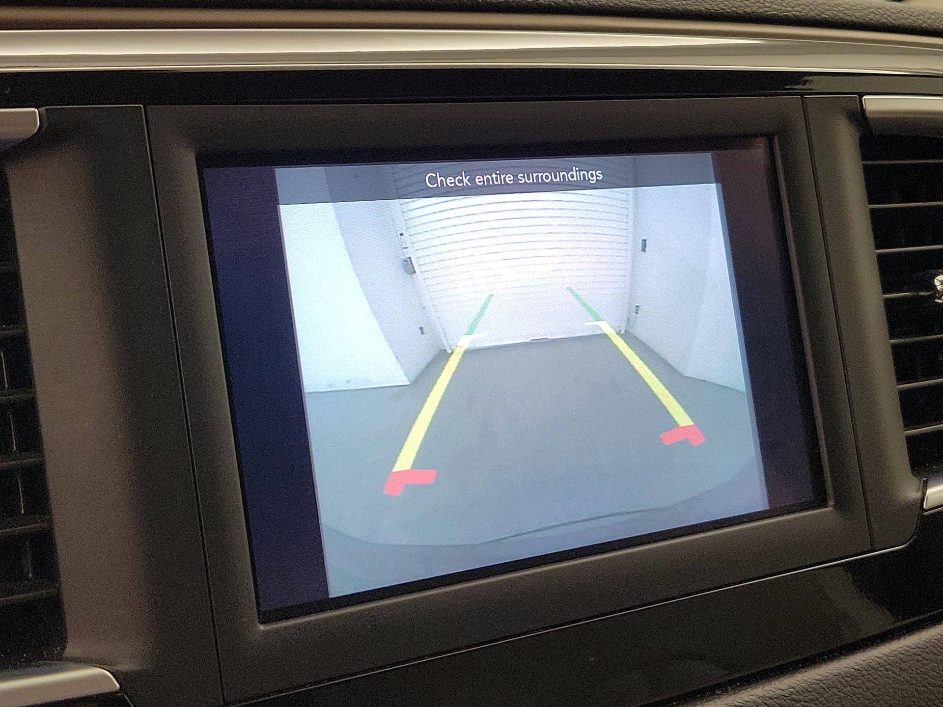 Thumbnail: 2021 Chrysler Voyager - 14