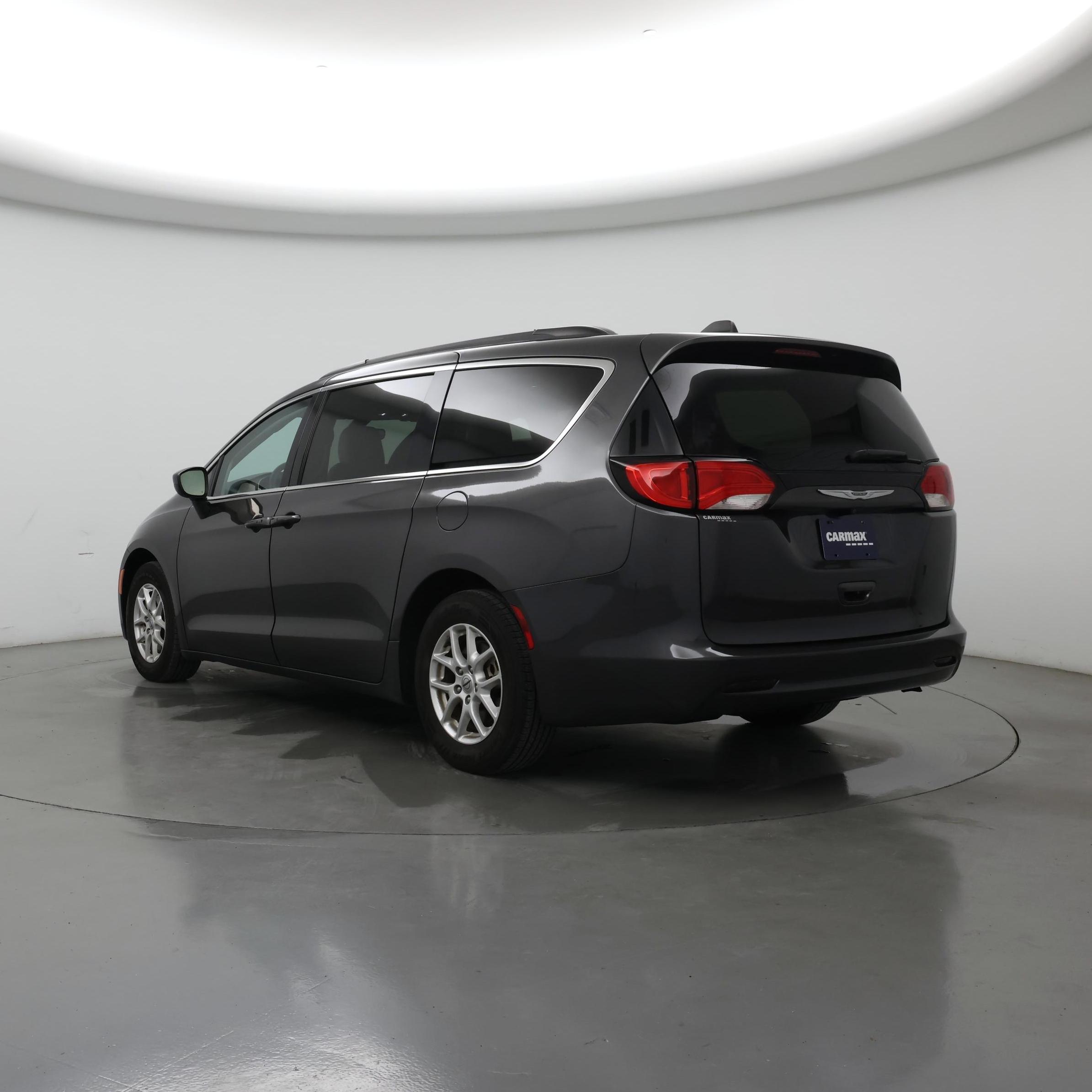 Thumbnail: 2021 Chrysler Voyager - 2