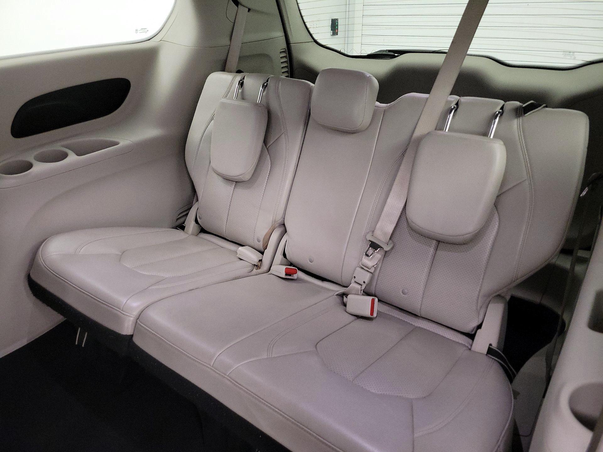 Thumbnail: 2021 Chrysler Voyager - 20