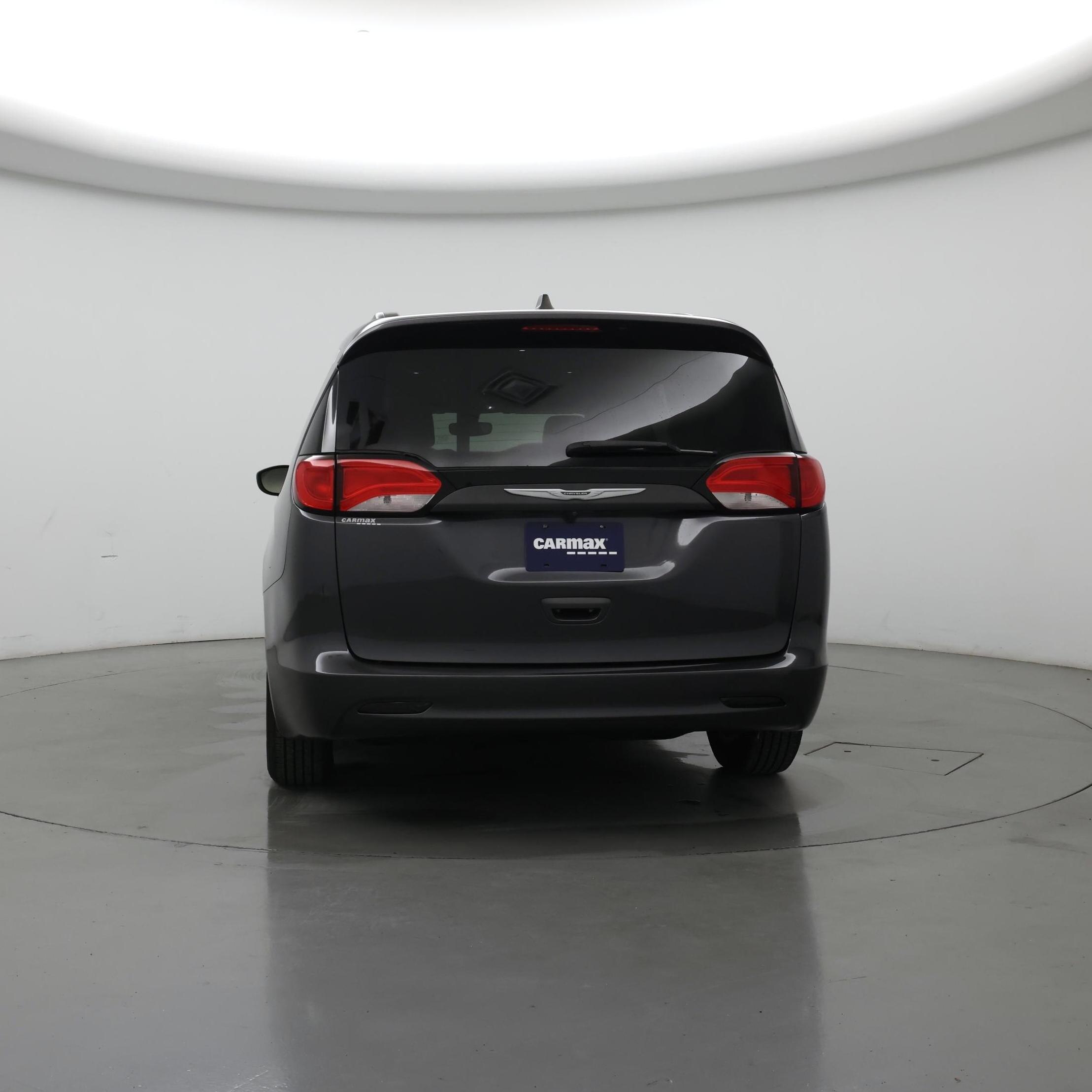 Thumbnail: 2021 Chrysler Voyager - 6