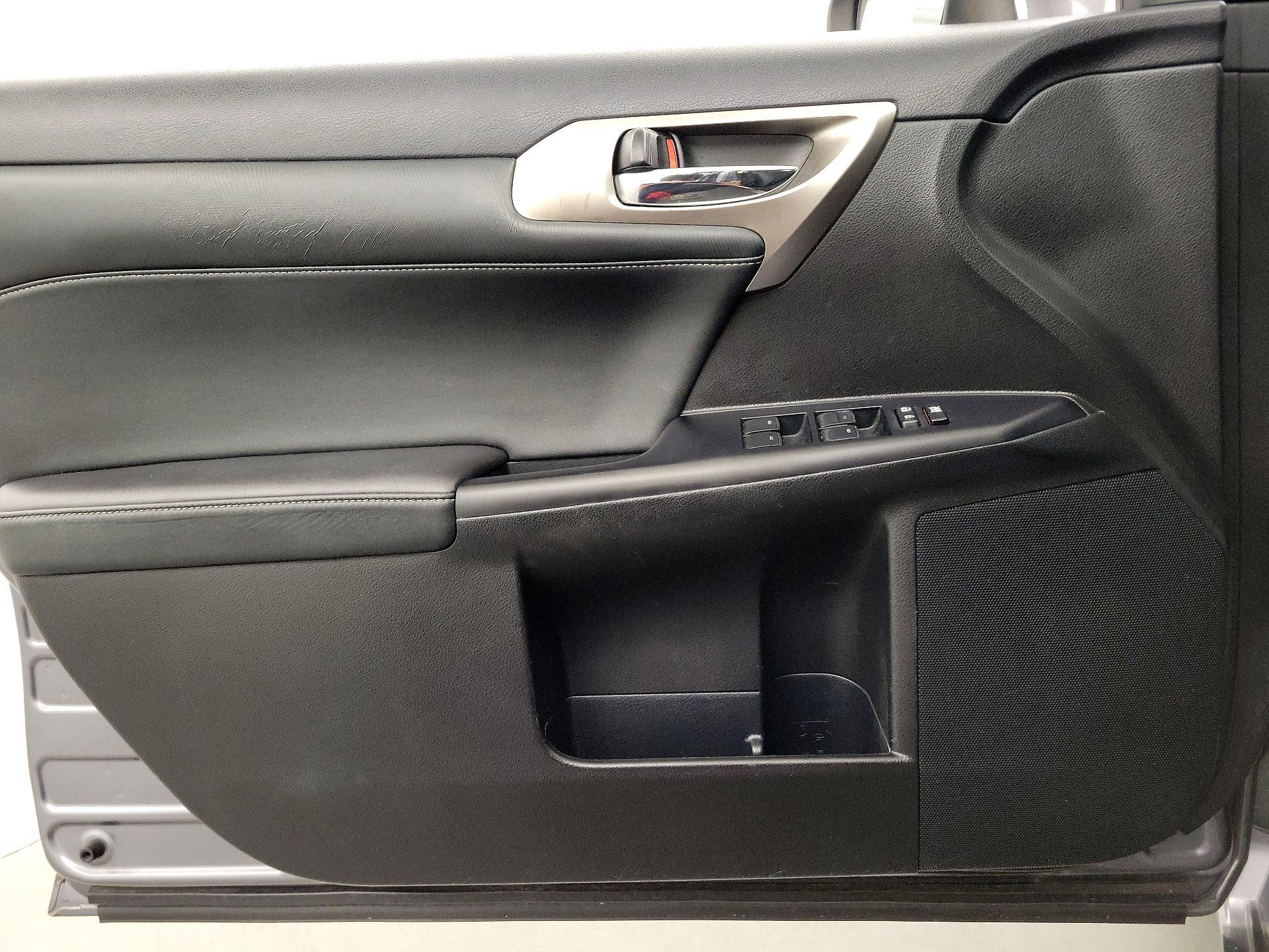 Thumbnail: 2015 Lexus CT - 12