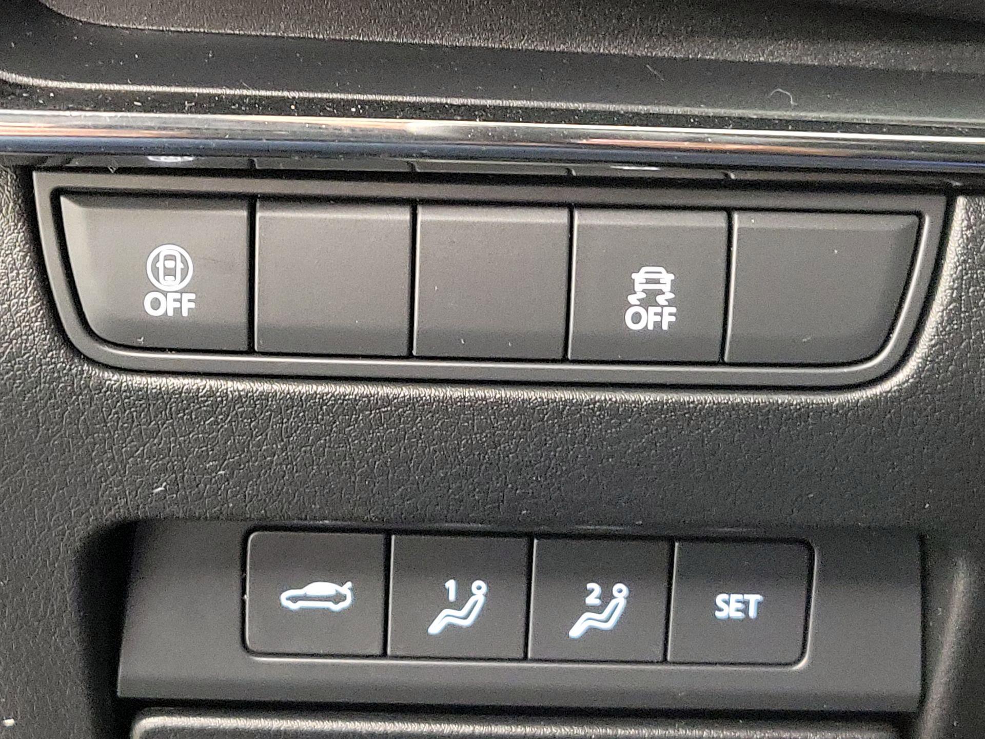 Thumbnail: 2023 Mazda Mazda3 - 13