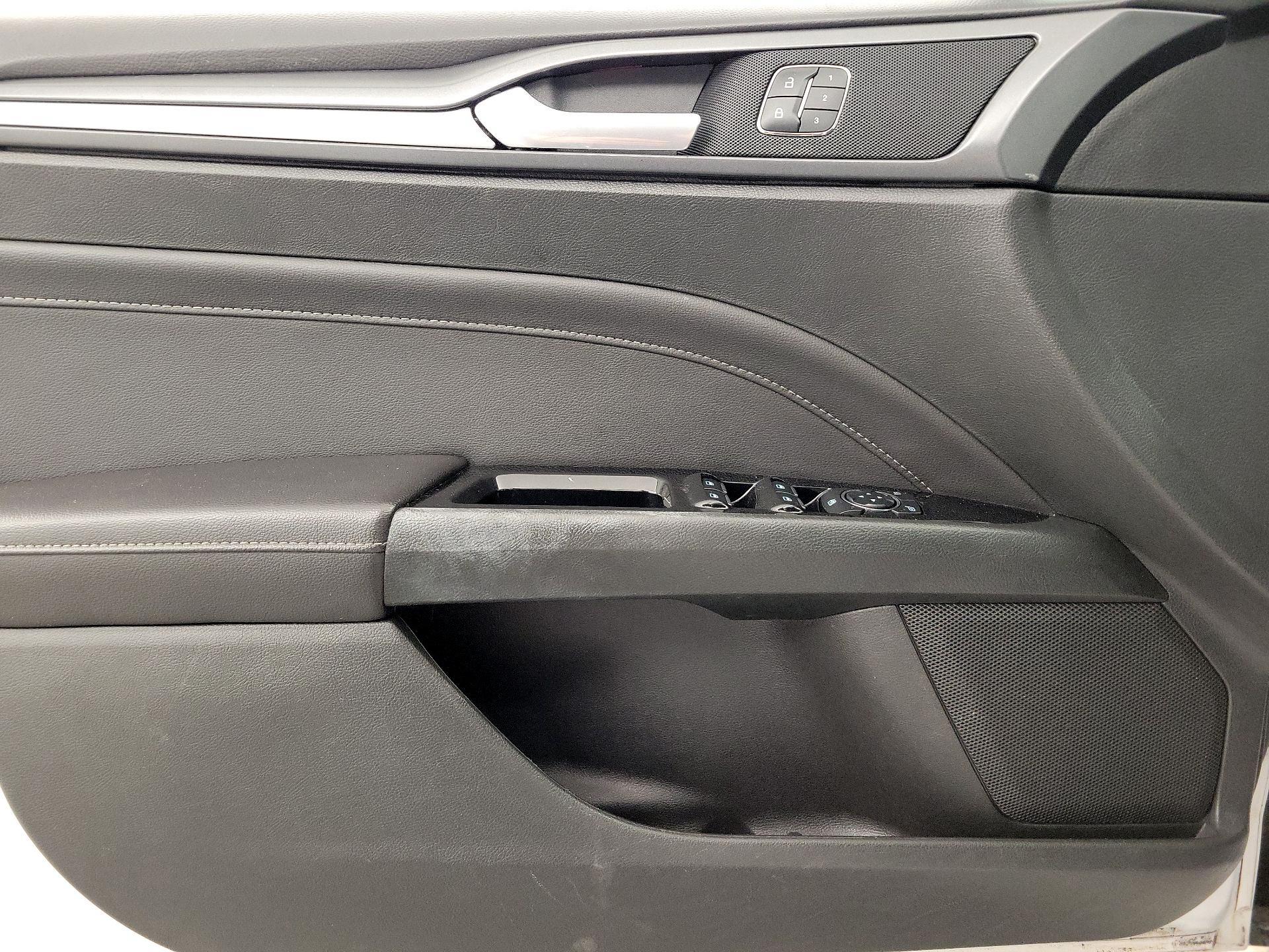 Thumbnail: 2014 Ford Fusion - 12