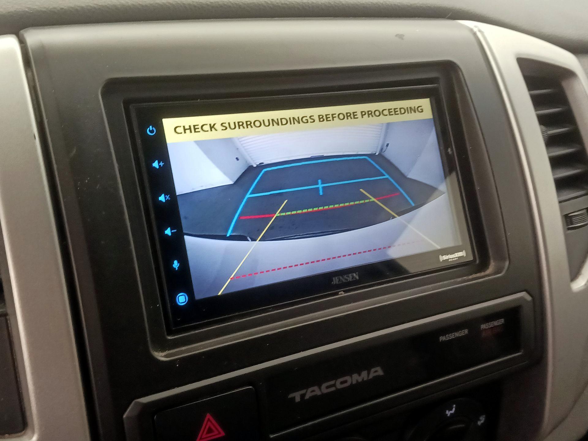 Thumbnail: 2015 Toyota Tacoma - 14