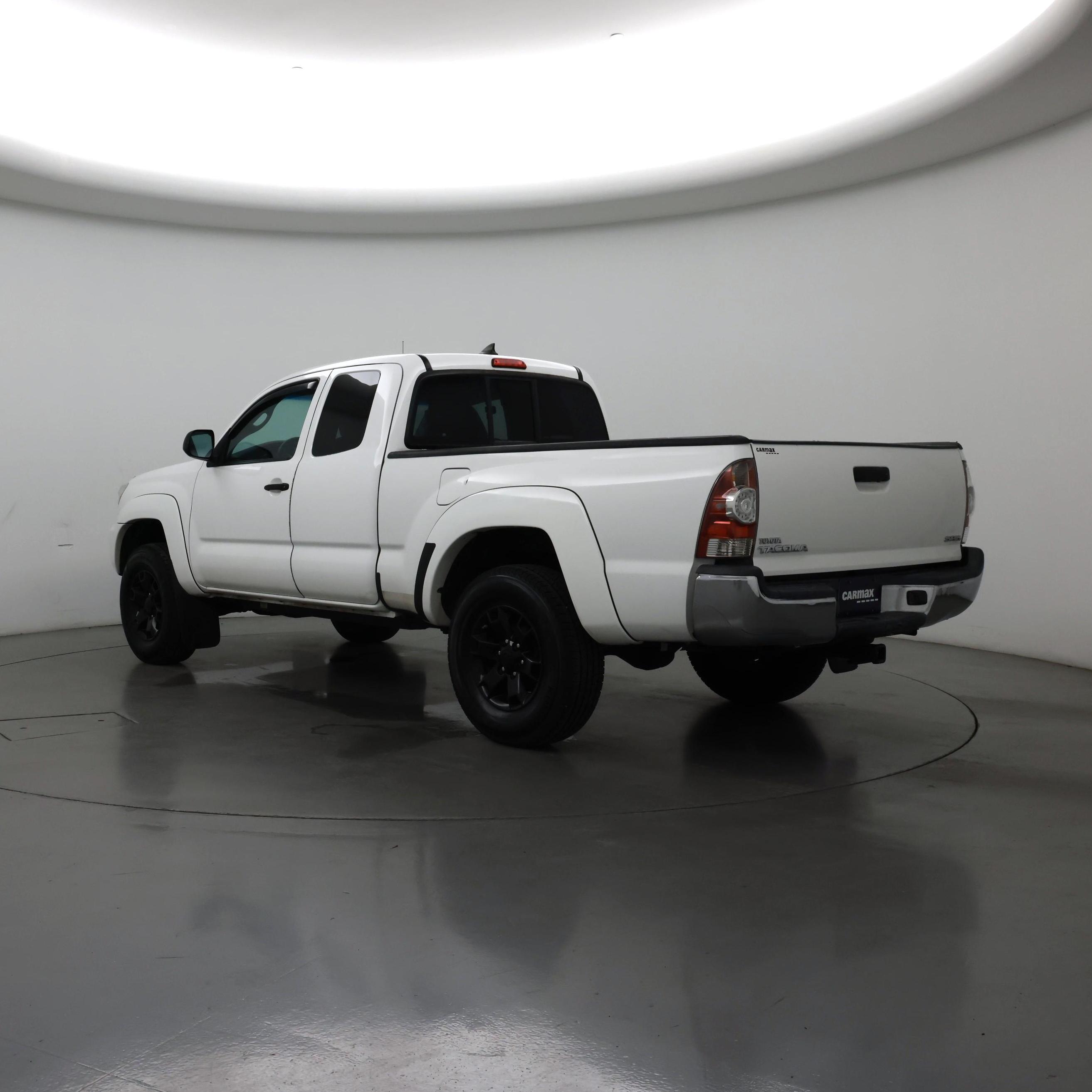 Thumbnail: 2015 Toyota Tacoma - 2