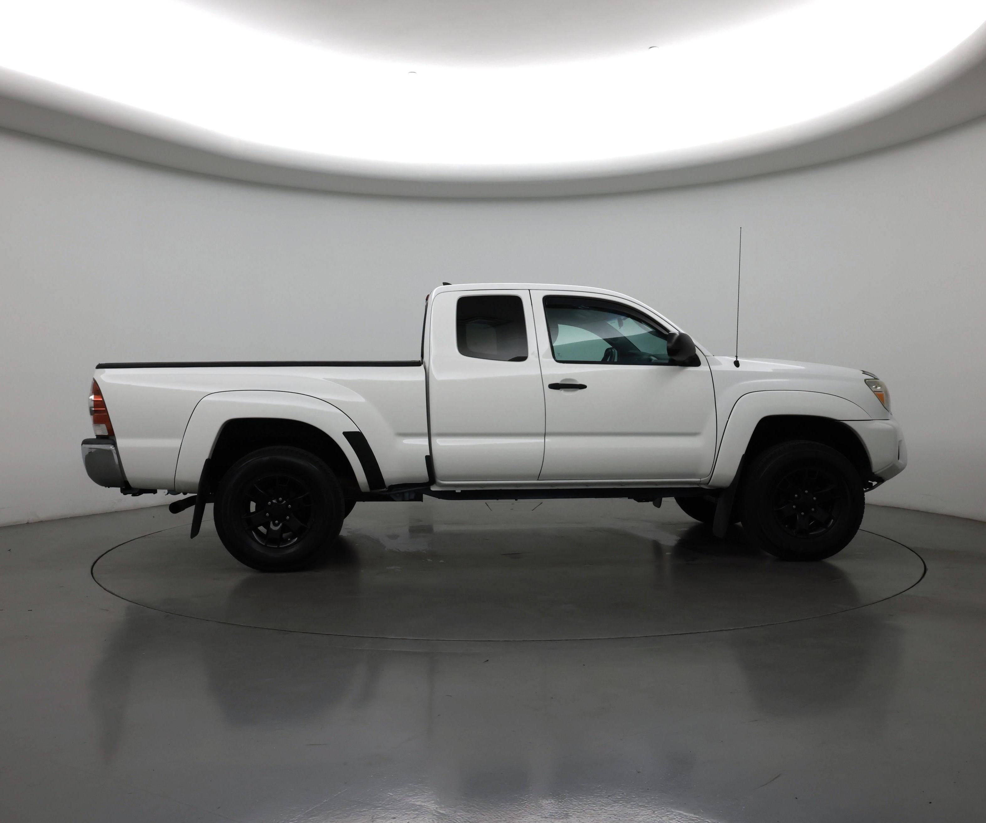 Thumbnail: 2015 Toyota Tacoma - 7
