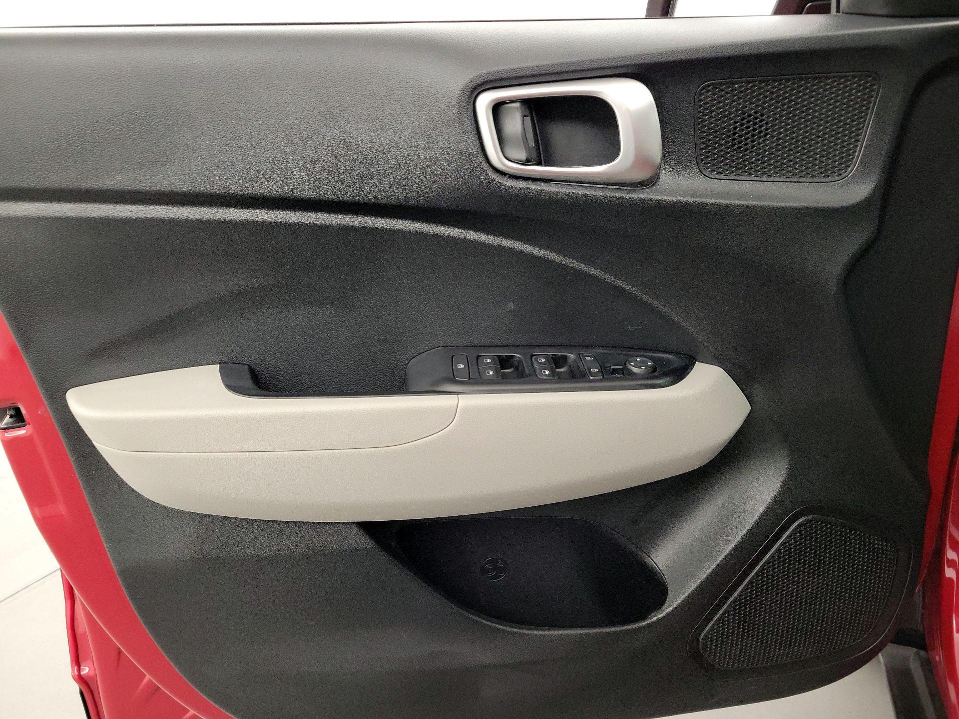 Thumbnail: 2023 Hyundai Venue - 12